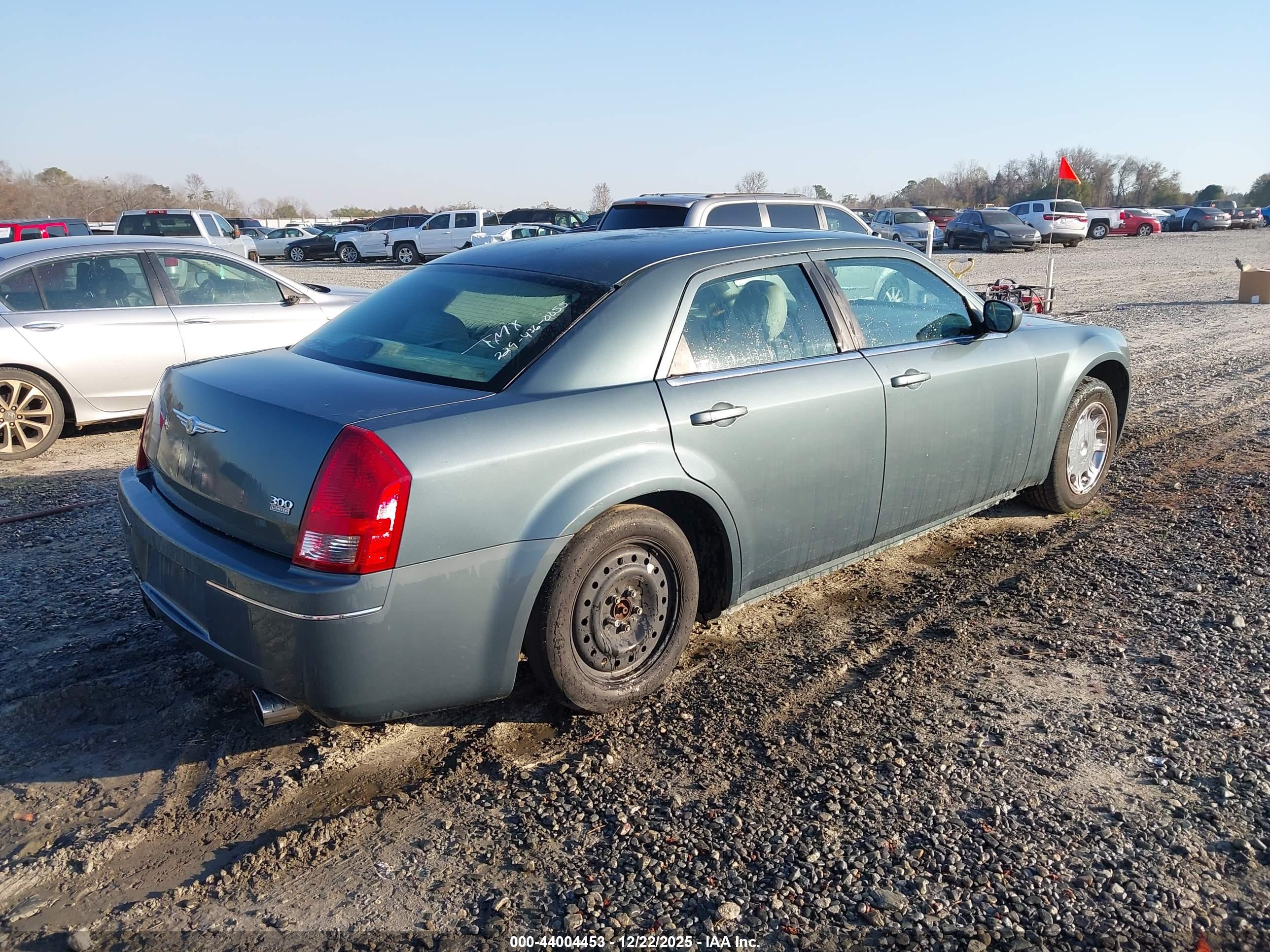 CHRYSLER 300 image 4