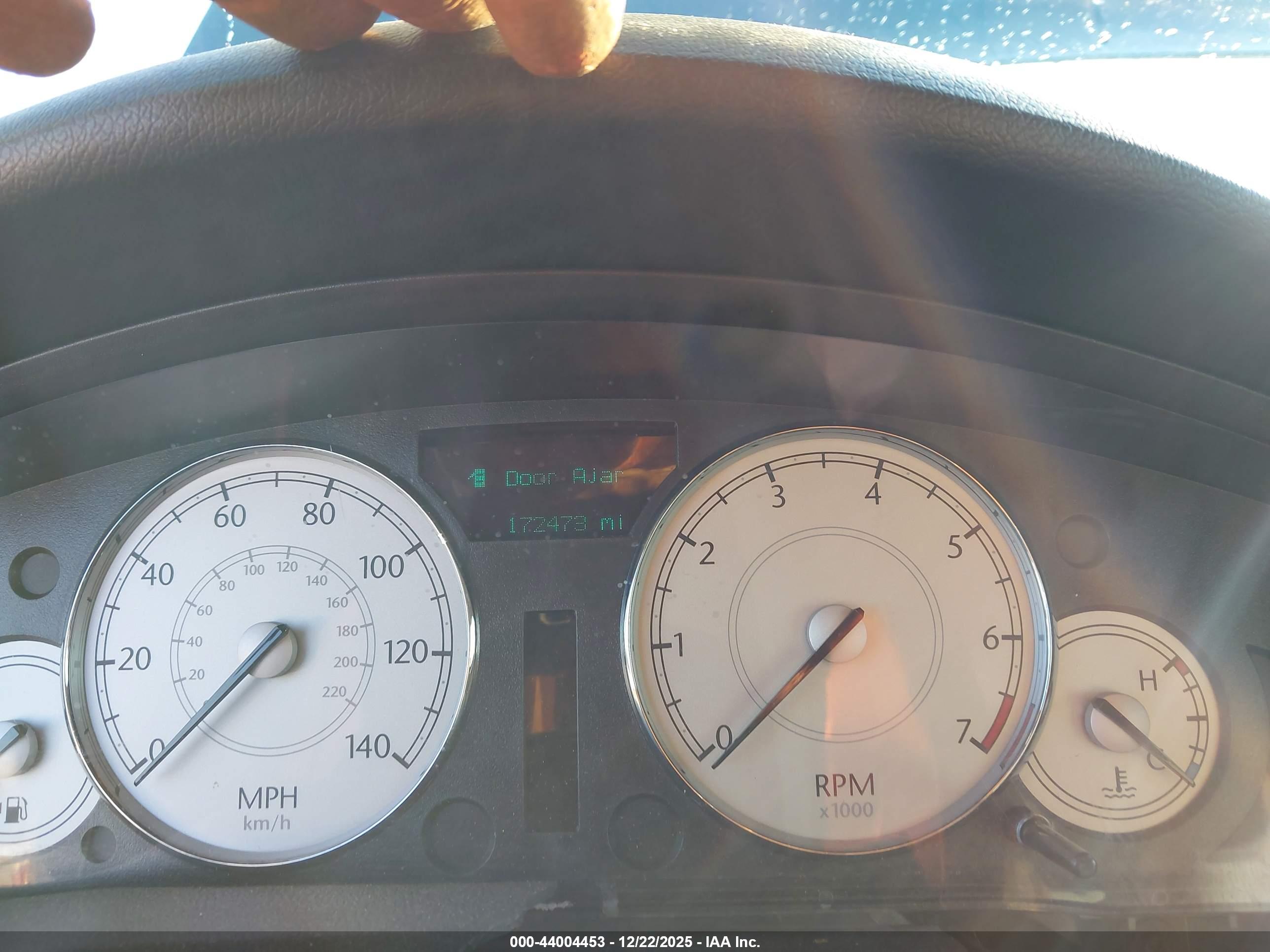 CHRYSLER 300 image 7