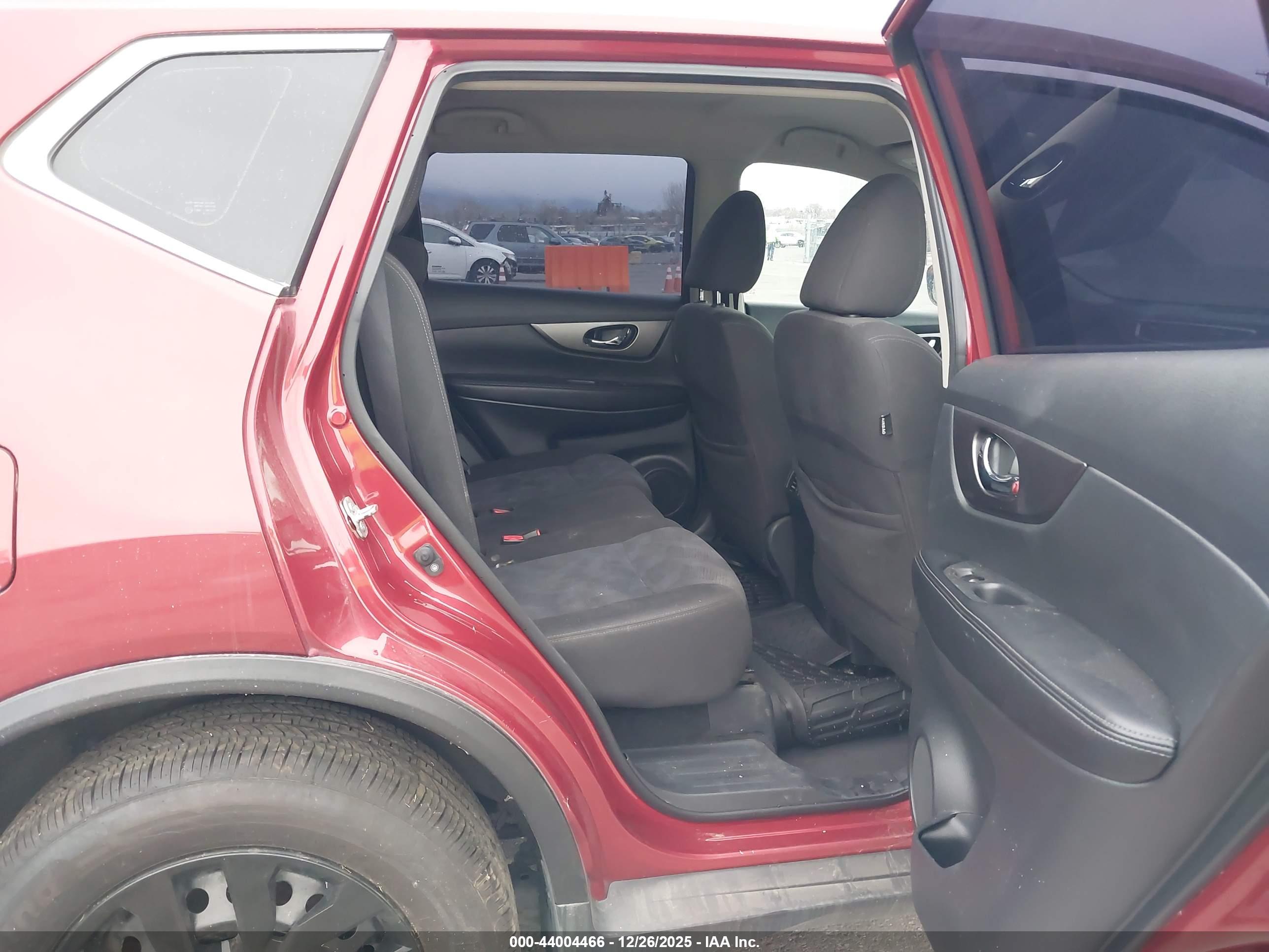 NISSAN ROGUE image 8