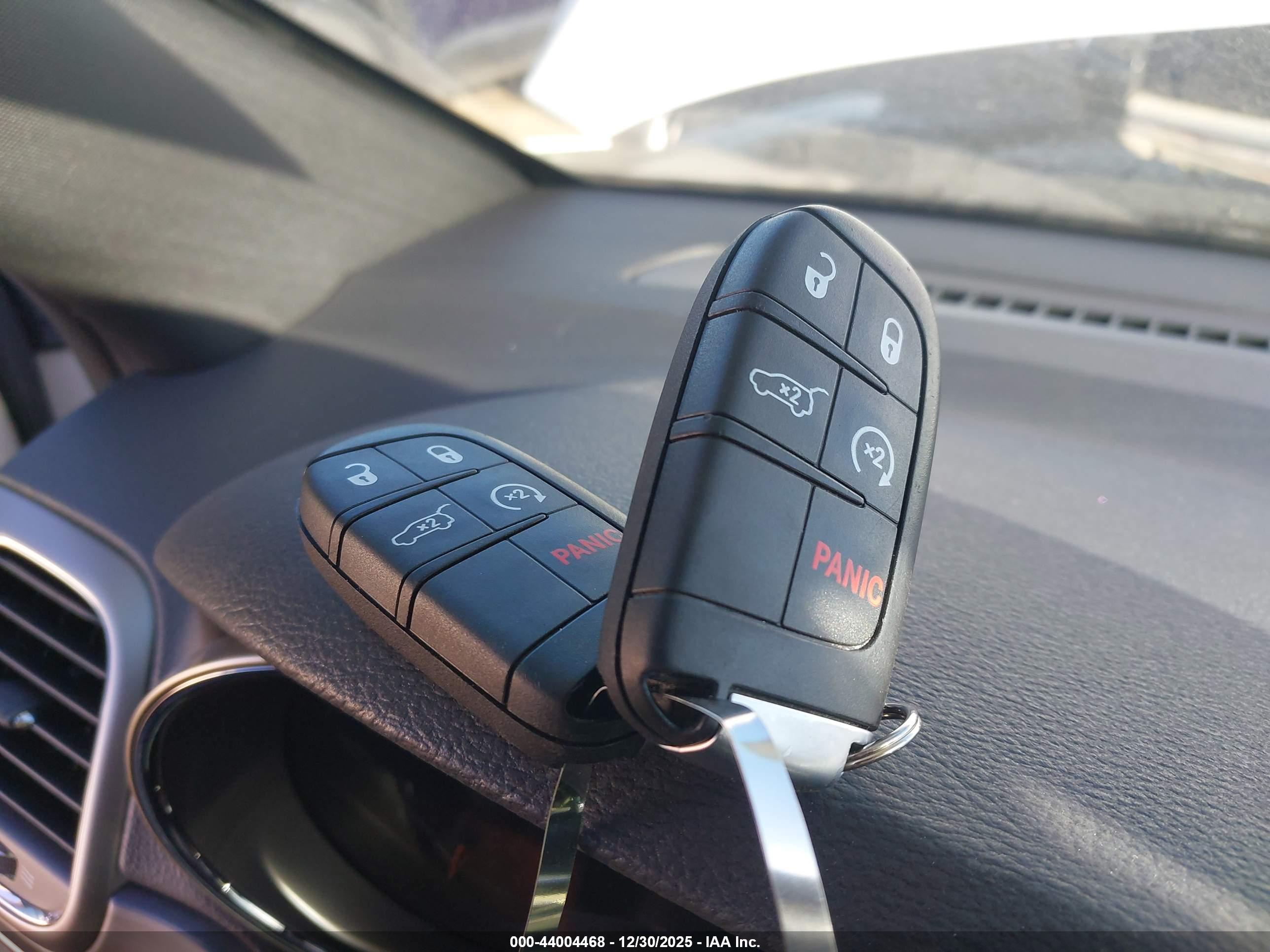 JEEP GRAND image 11