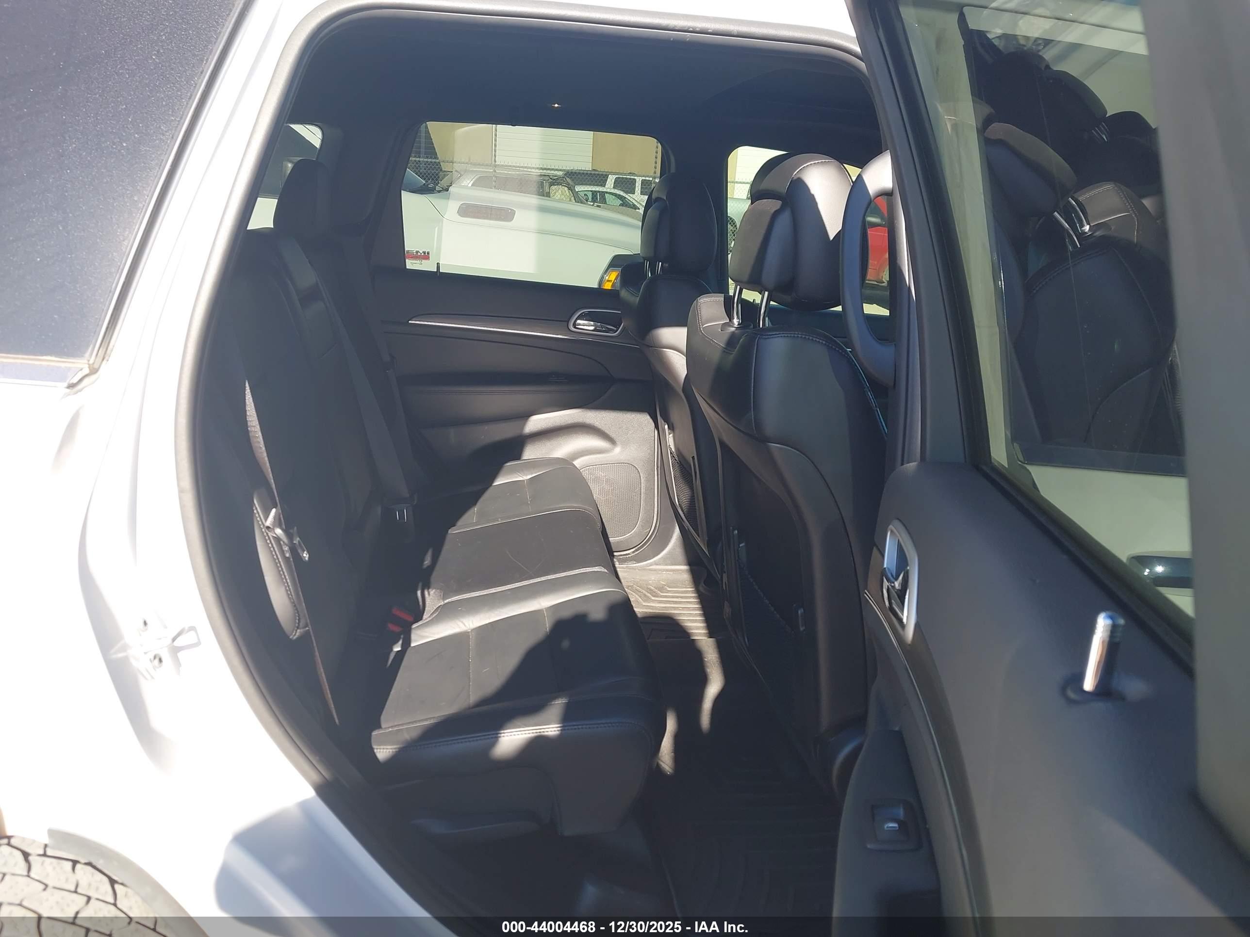 JEEP GRAND image 8