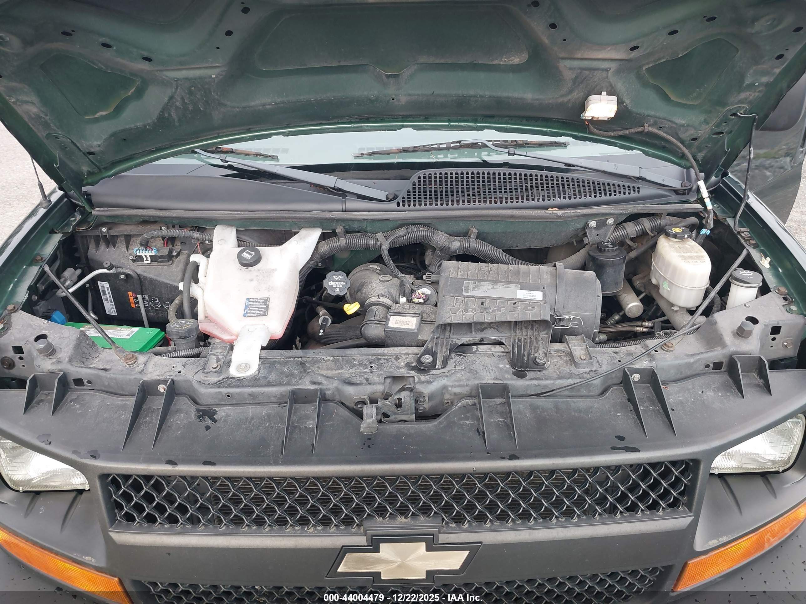 CHEVROLET EXPRESS image 10