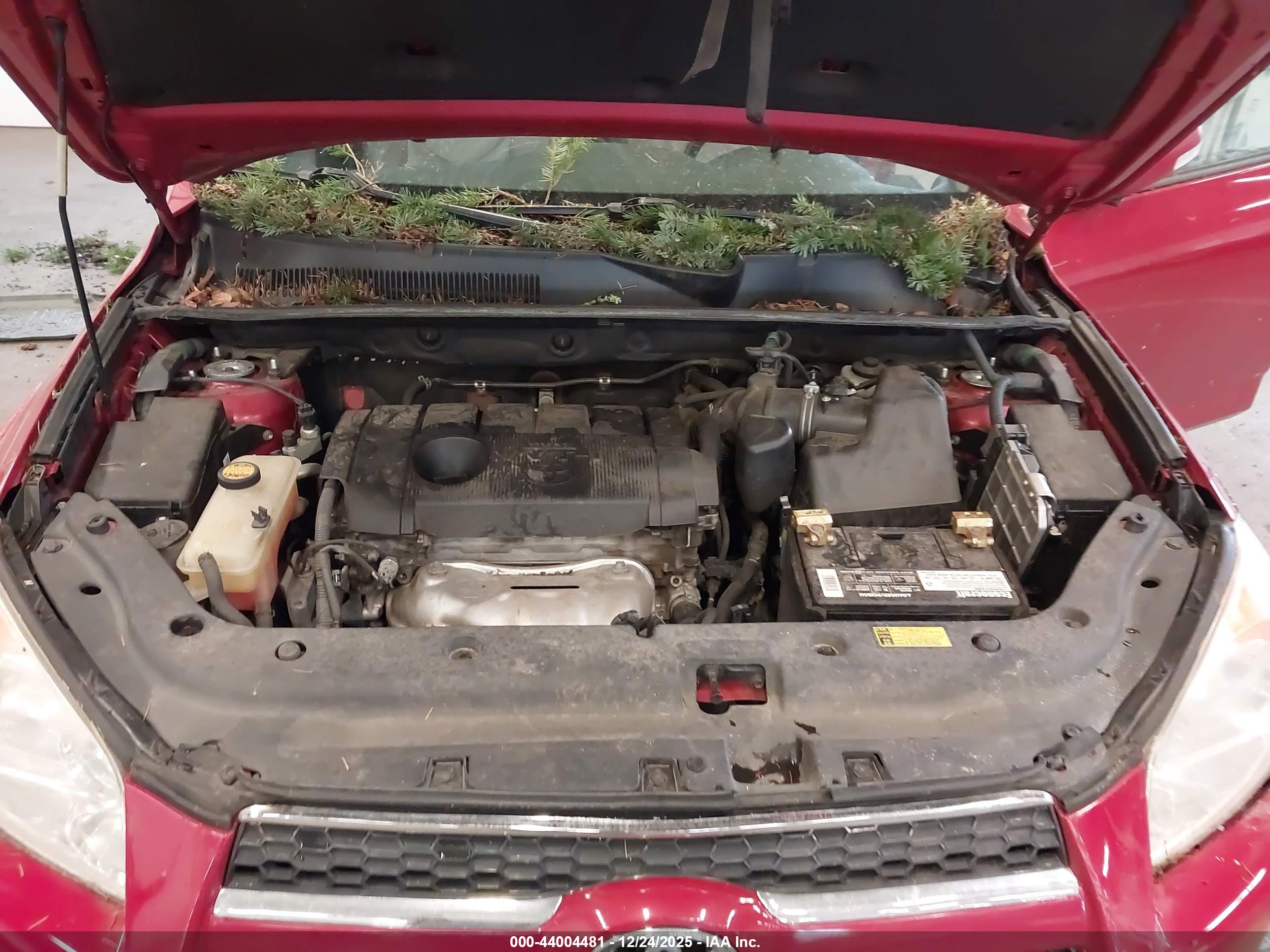 TOYOTA RAV4 image 10