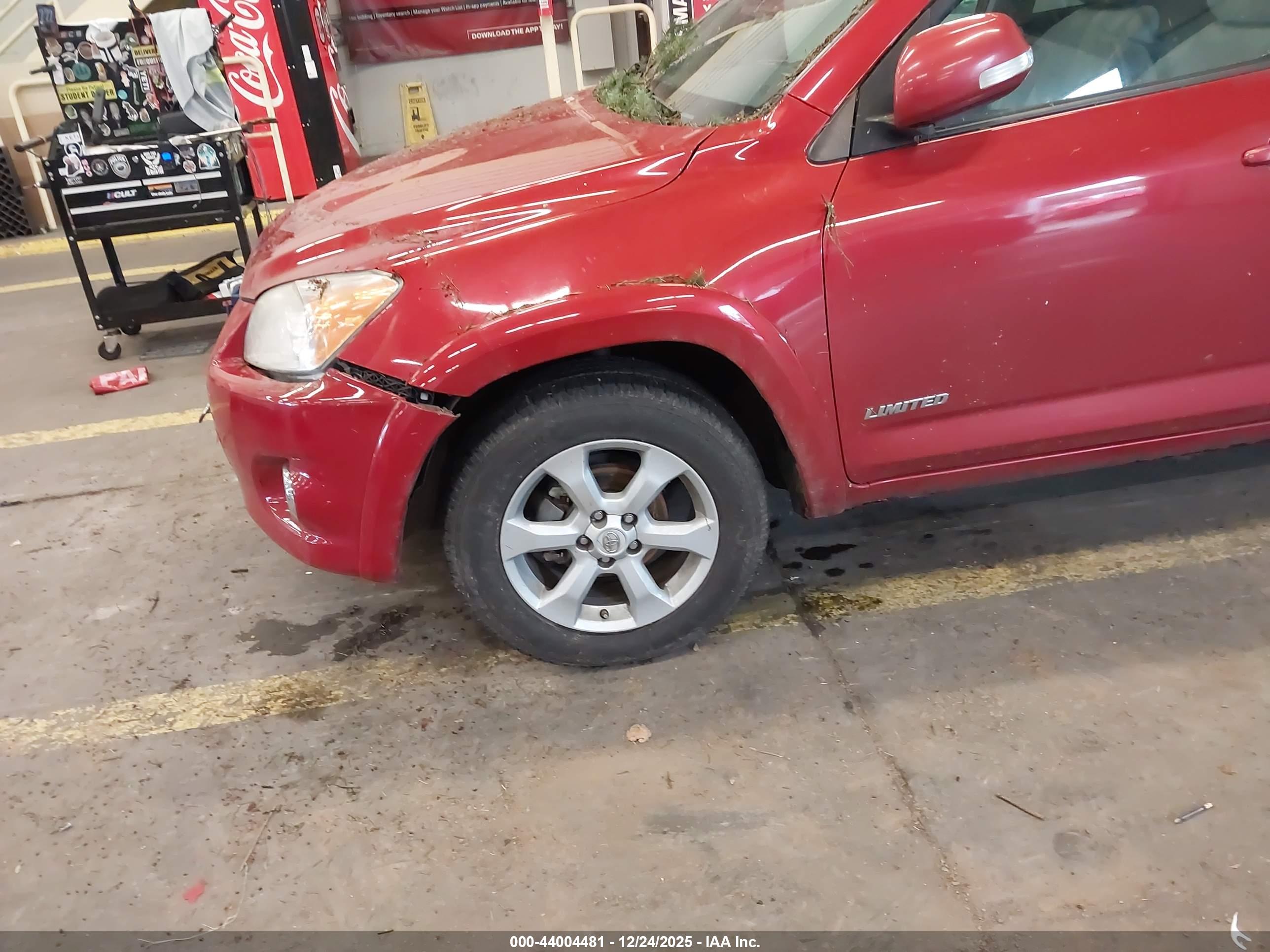 TOYOTA RAV4 image 6