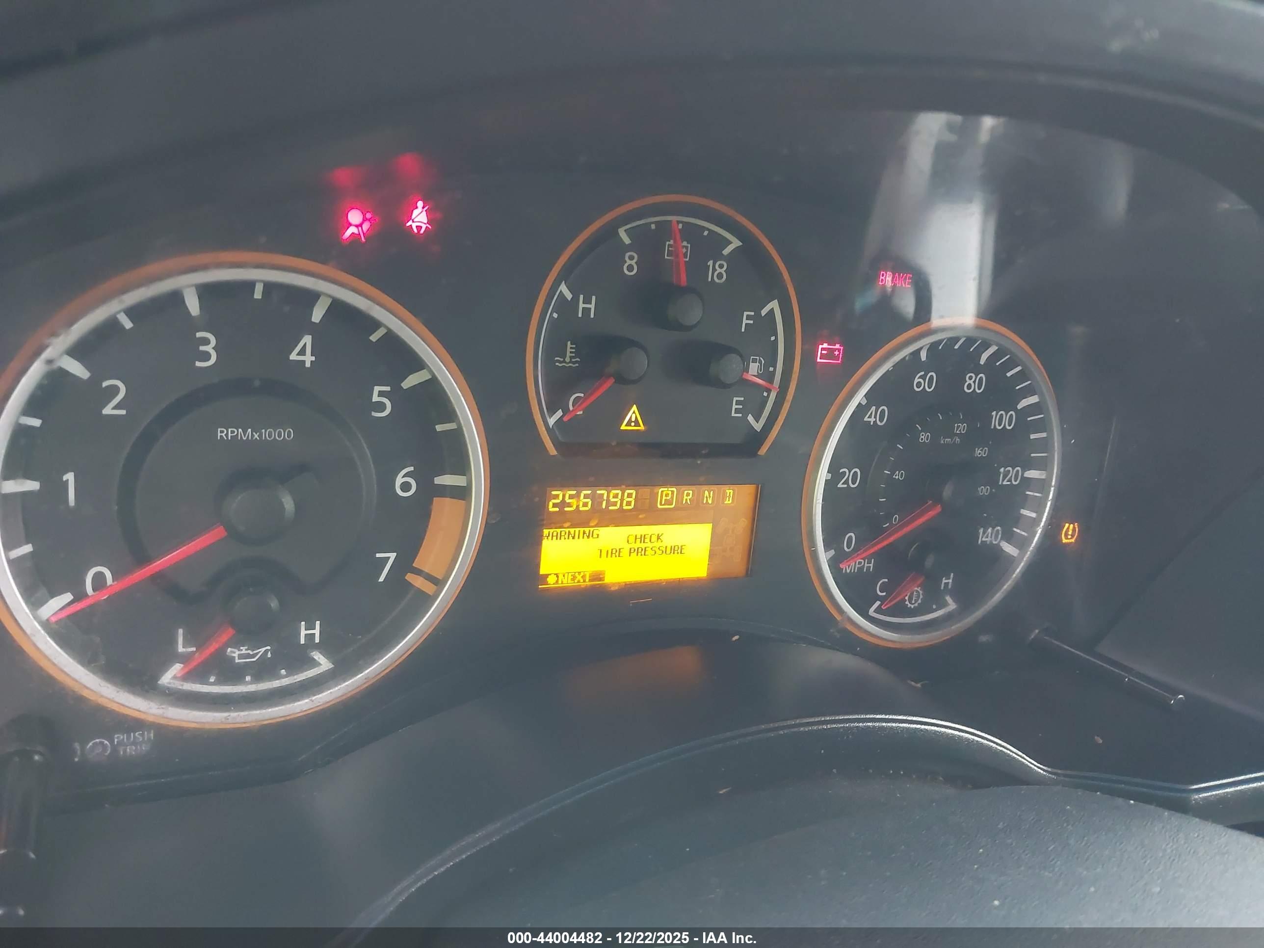 NISSAN ARMADA image 7