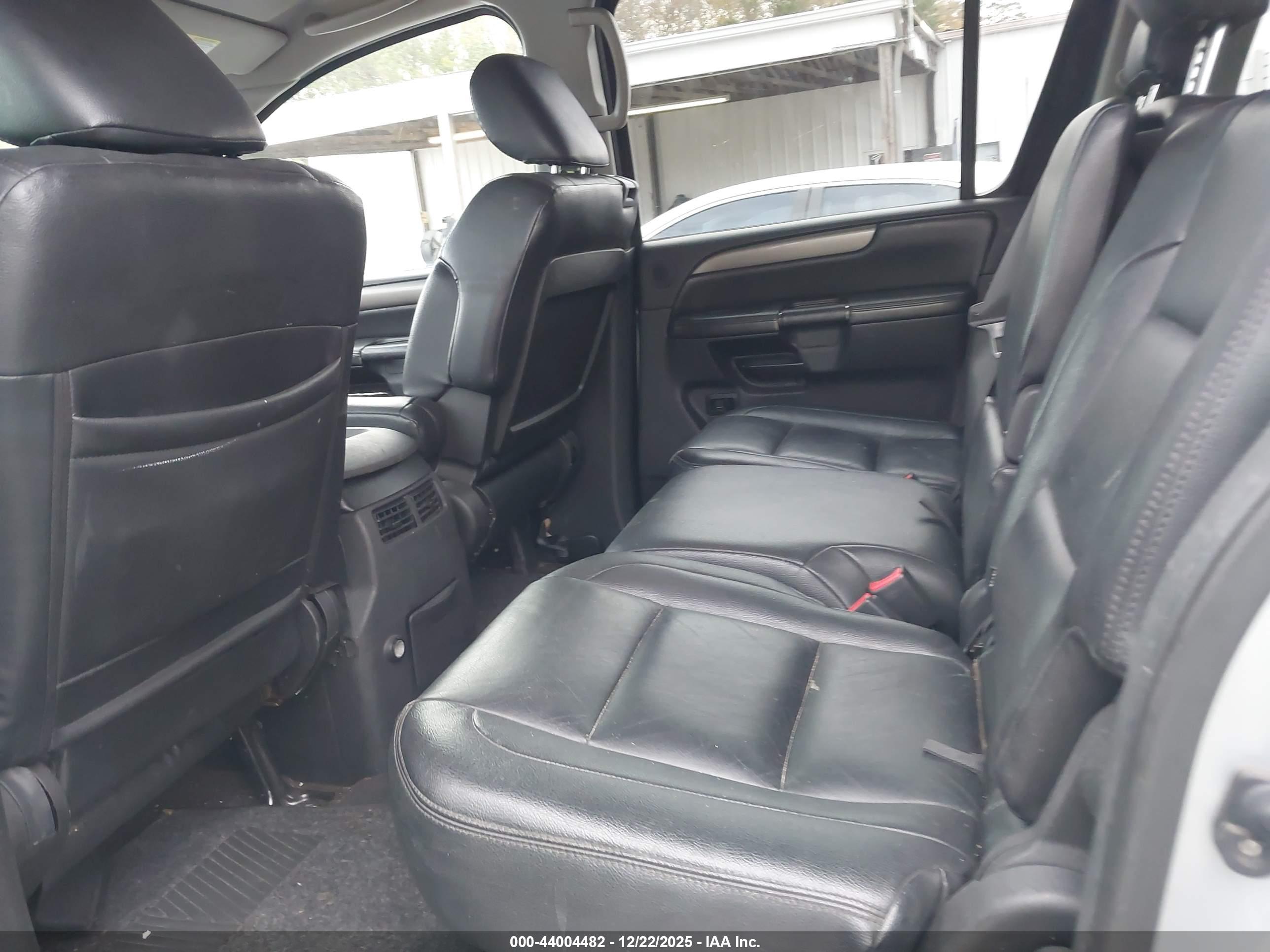 NISSAN ARMADA image 8