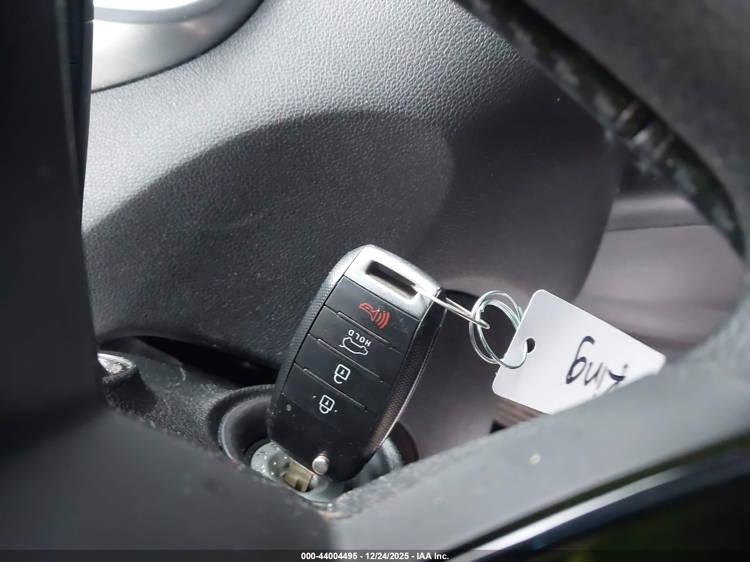 KIA SORENTO image 11