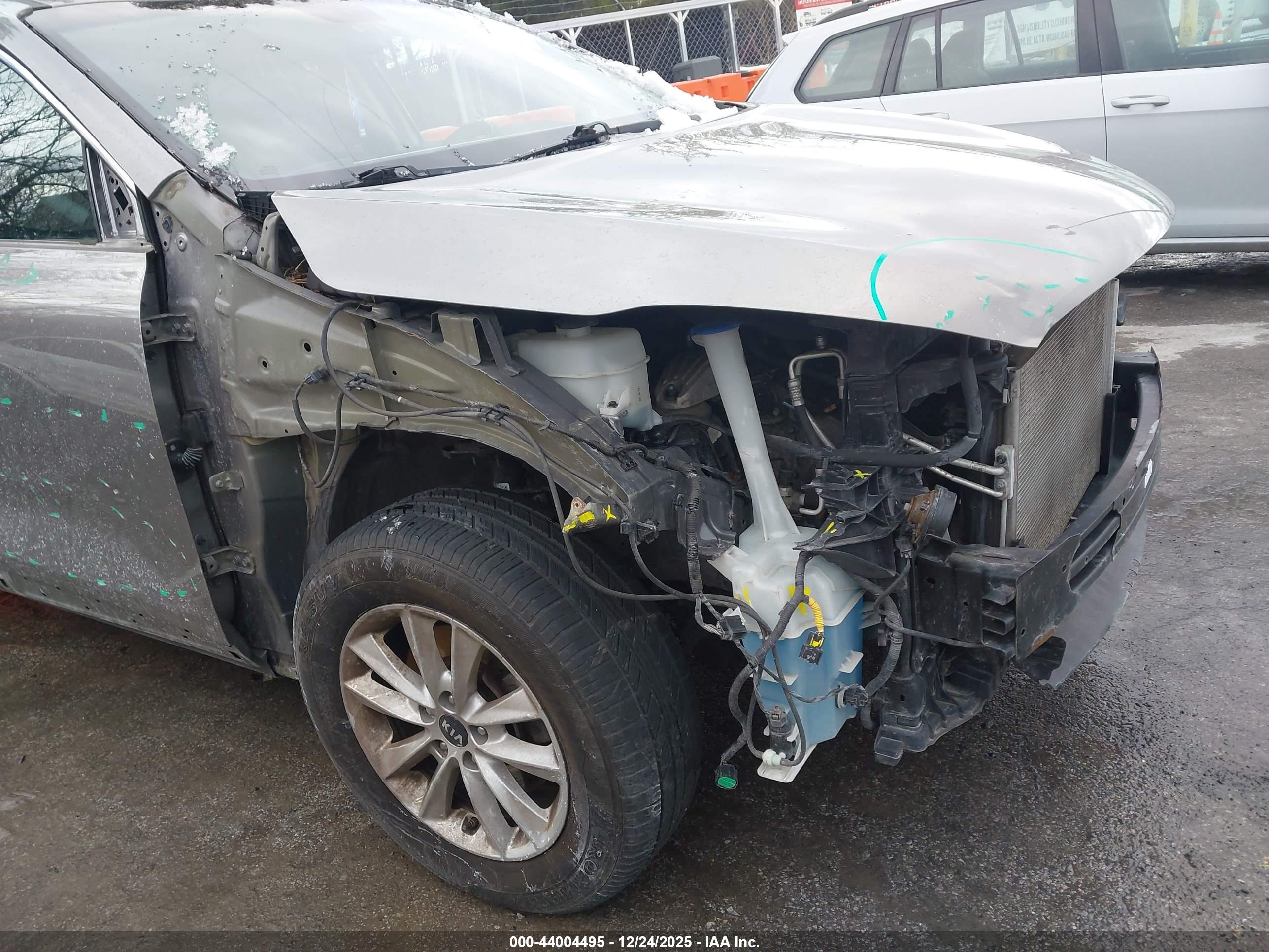 KIA SORENTO image 6