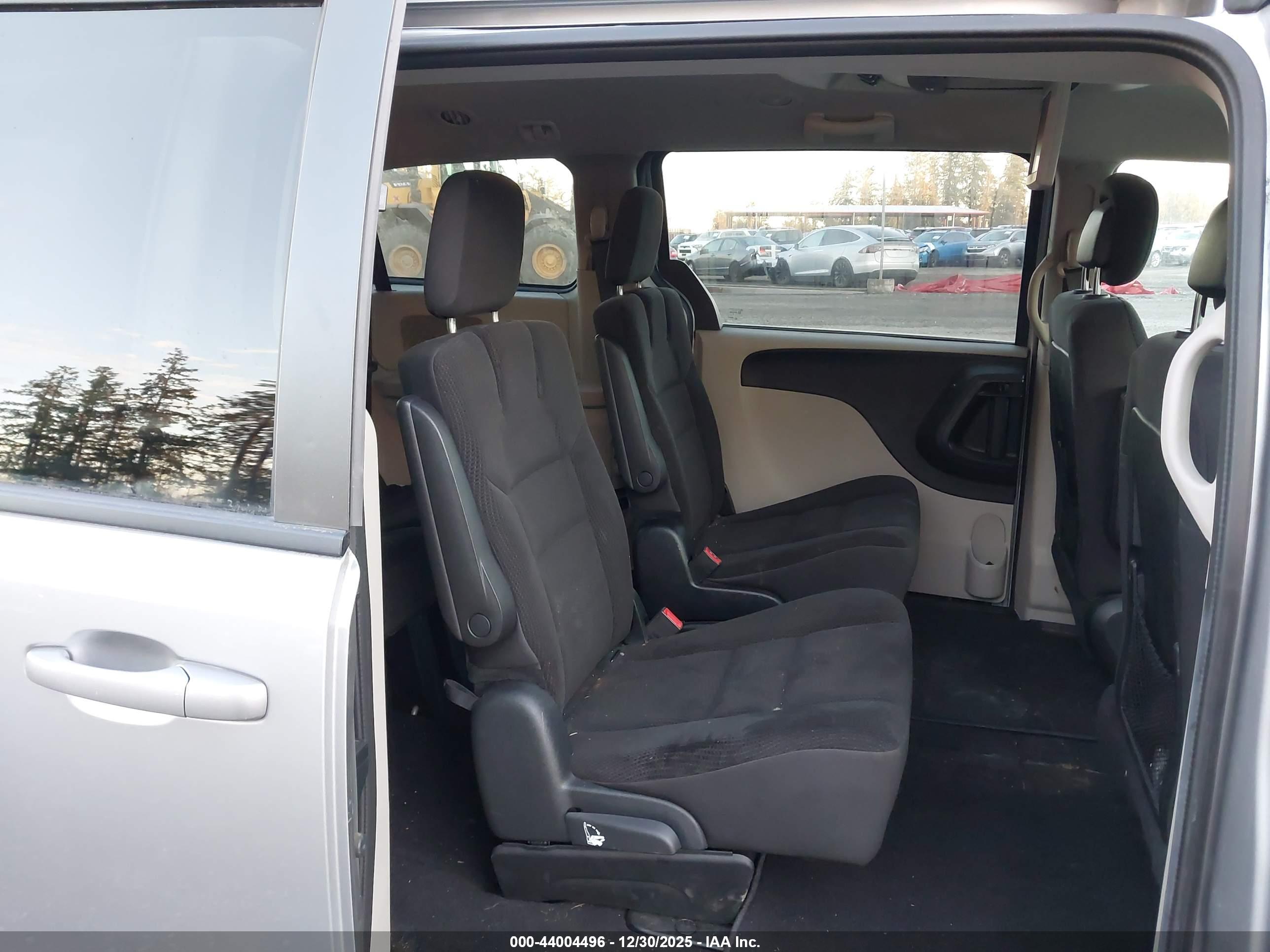 DODGE GRAND image 8