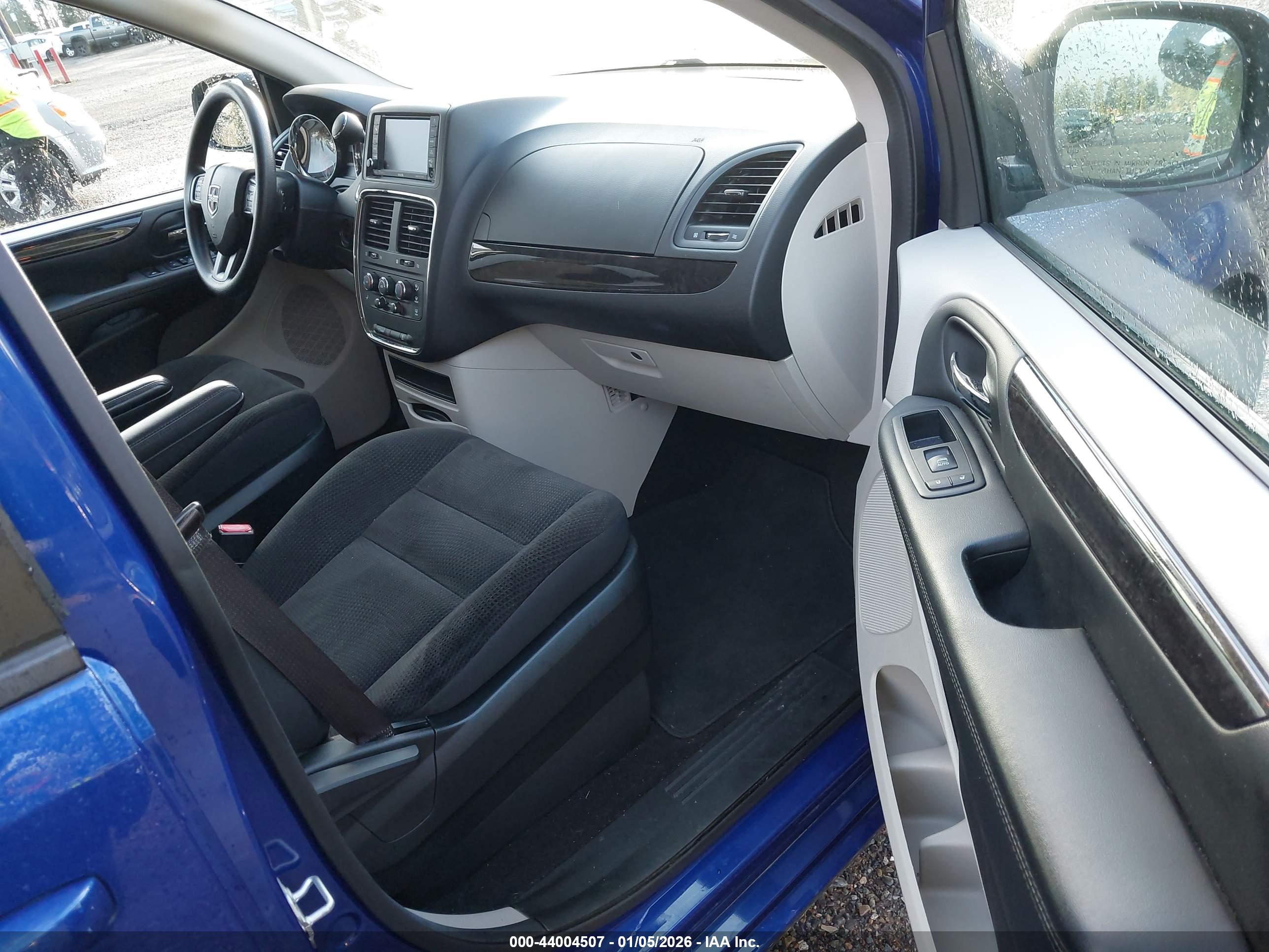 DODGE GRAND image 5