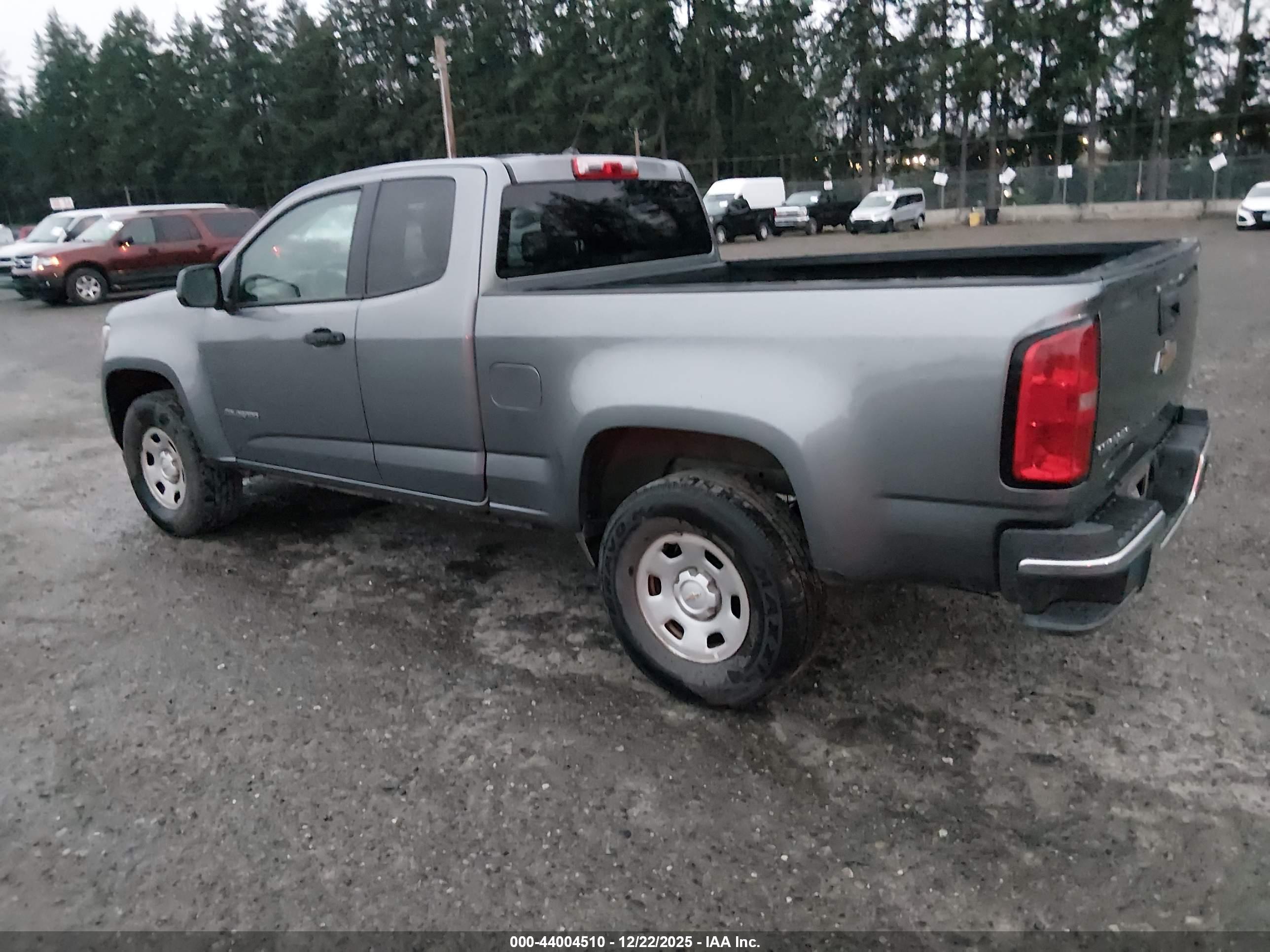 CHEVROLET COLORADO image 3