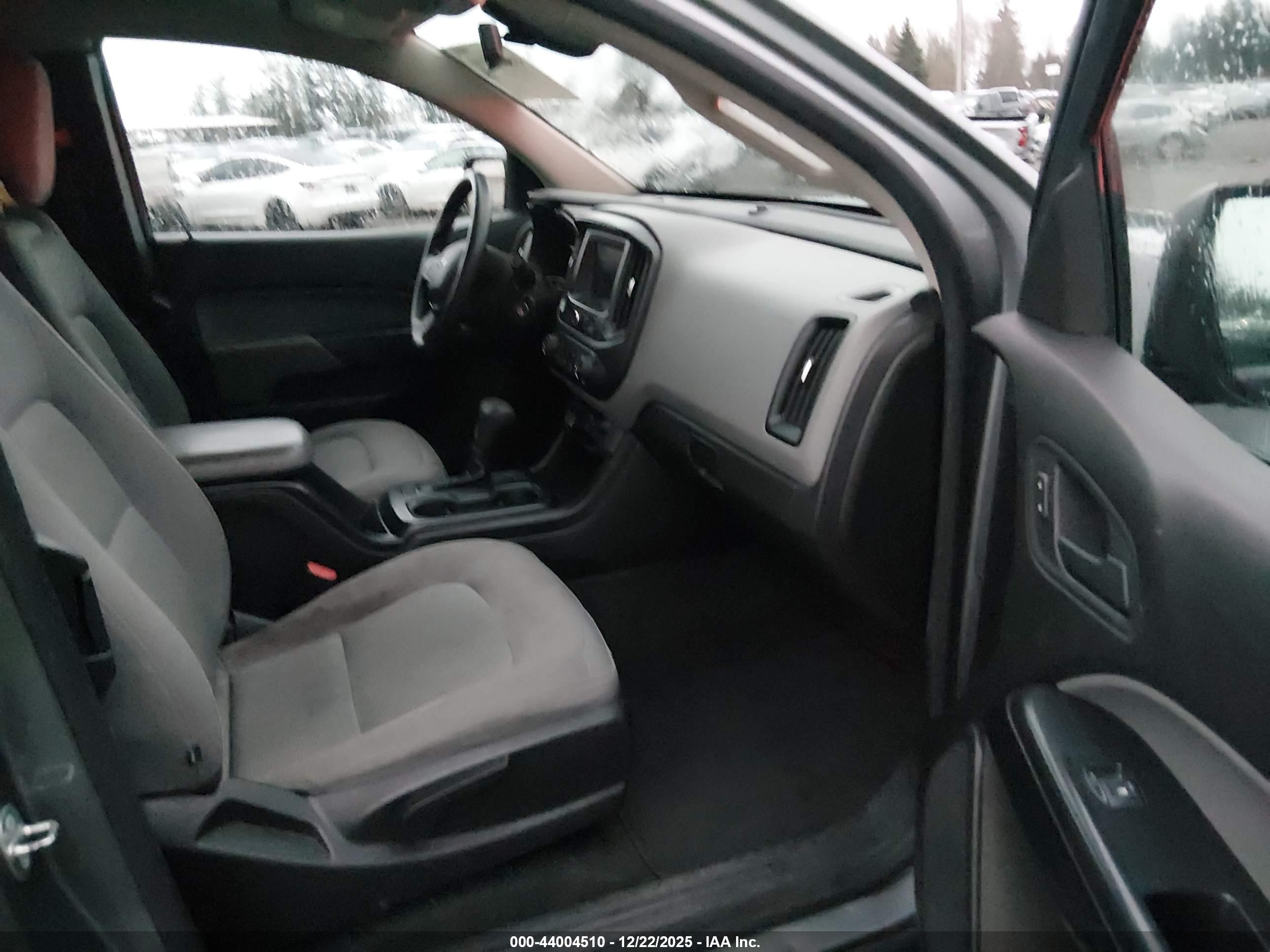 CHEVROLET COLORADO image 5