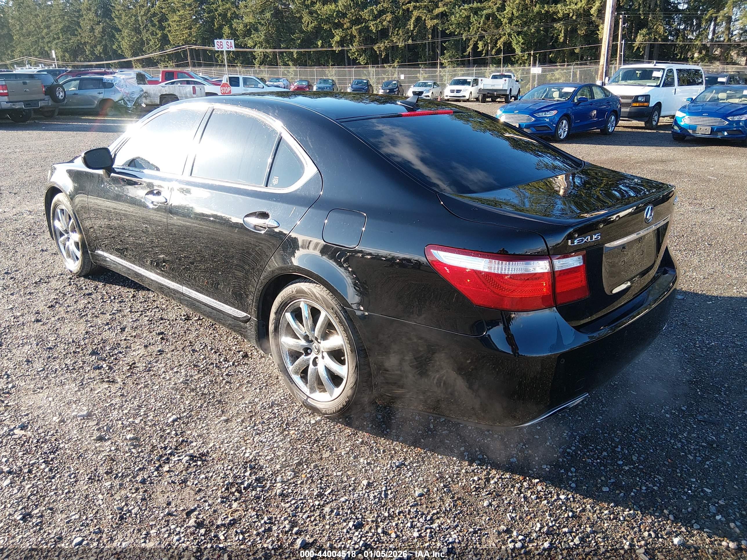 LEXUS LS image 3