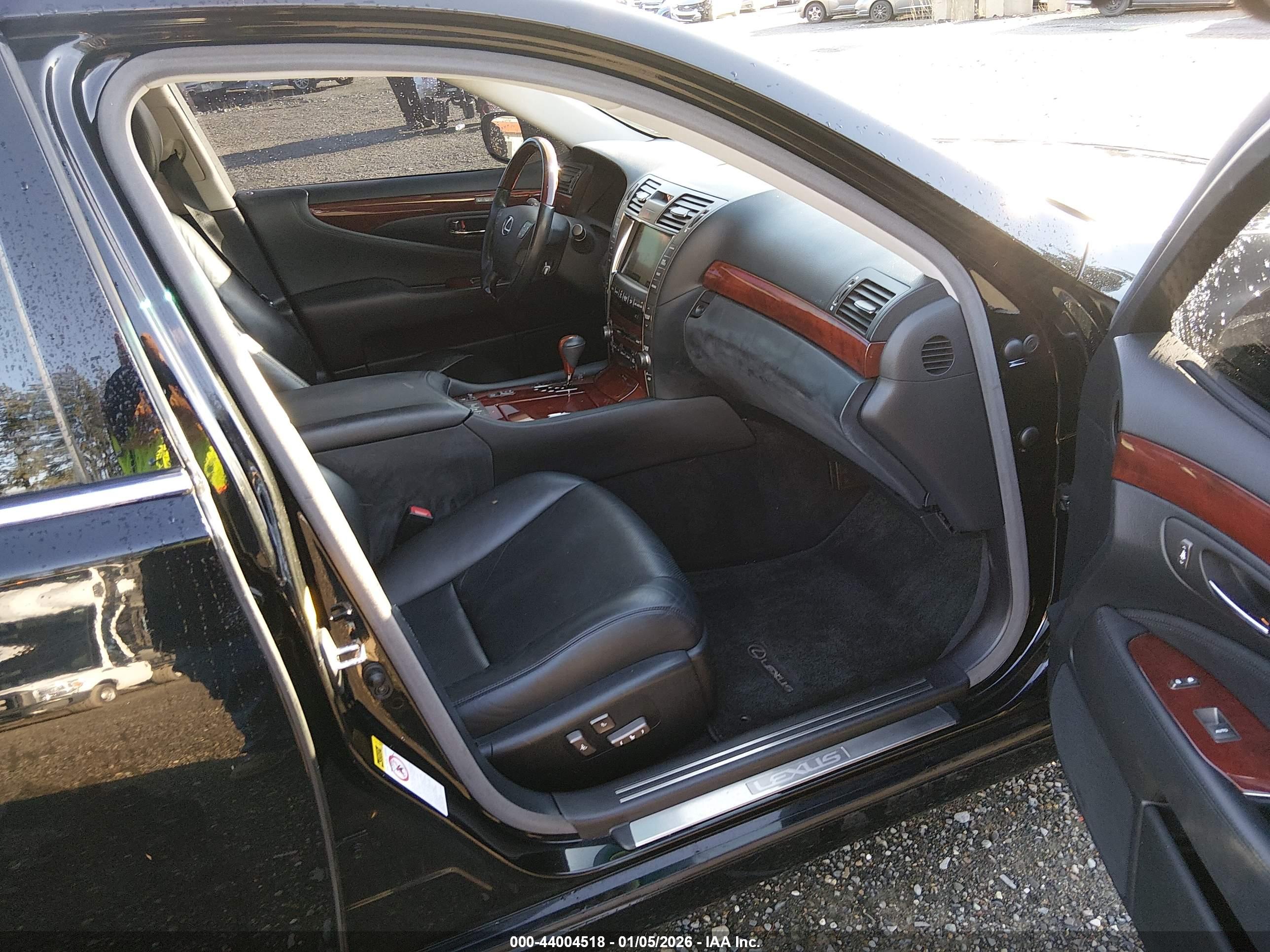 LEXUS LS image 5