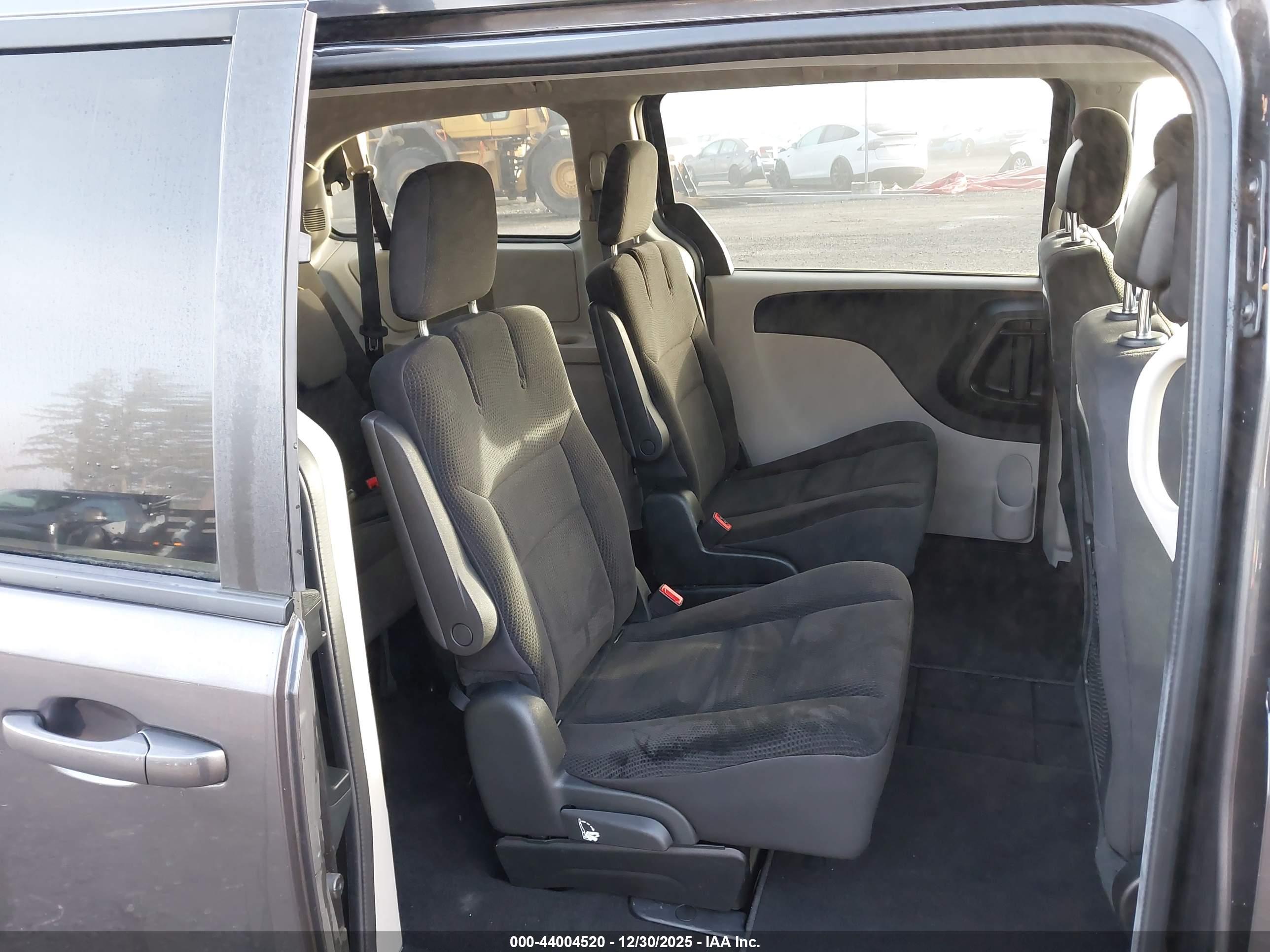 DODGE GRAND image 8