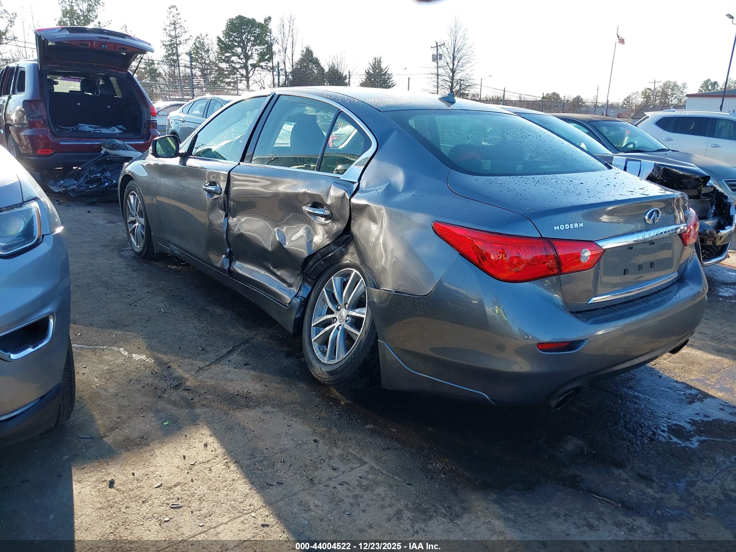 INFINITI Q50 image 3