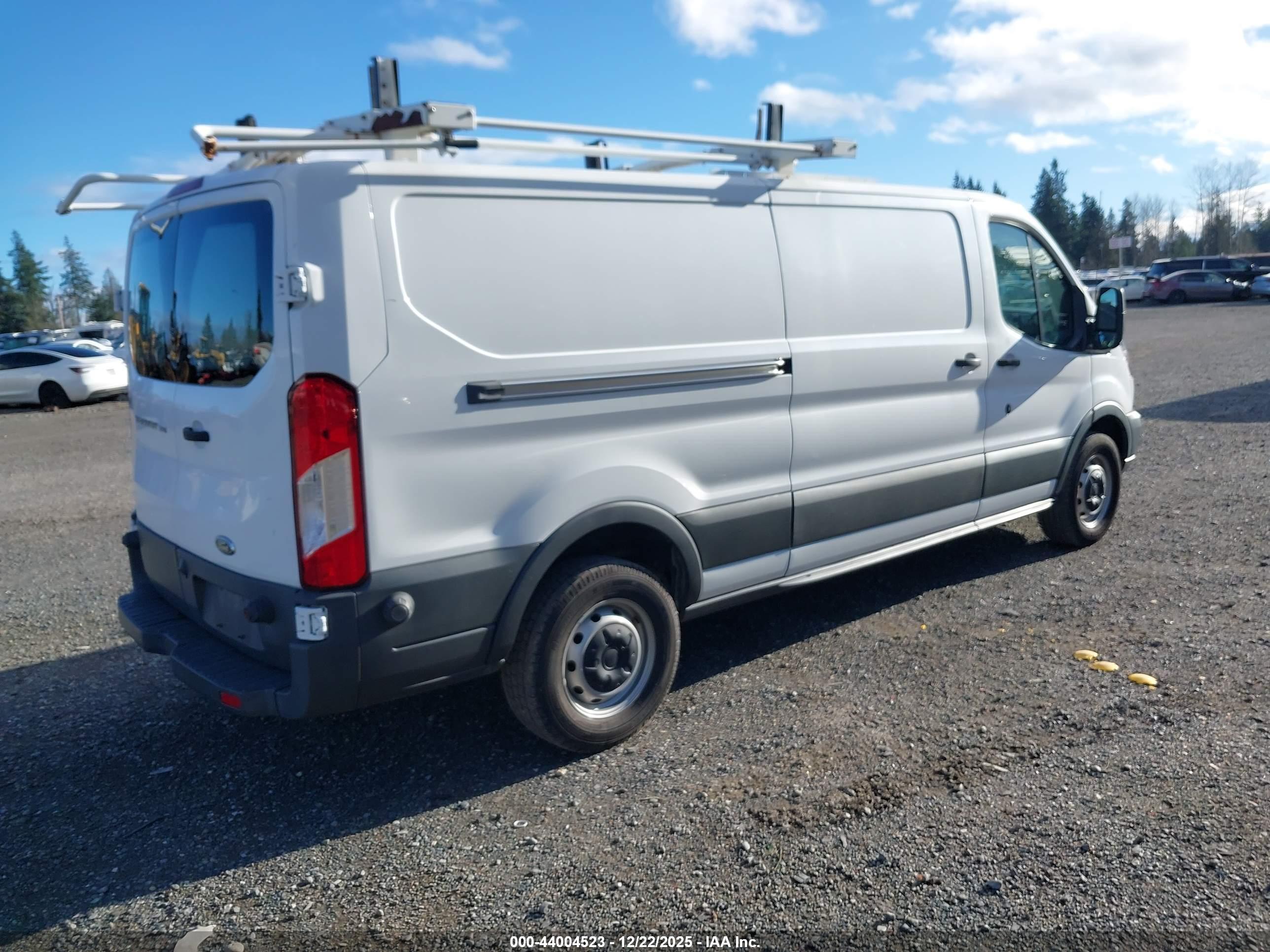 FORD TRANSIT-350 image 4