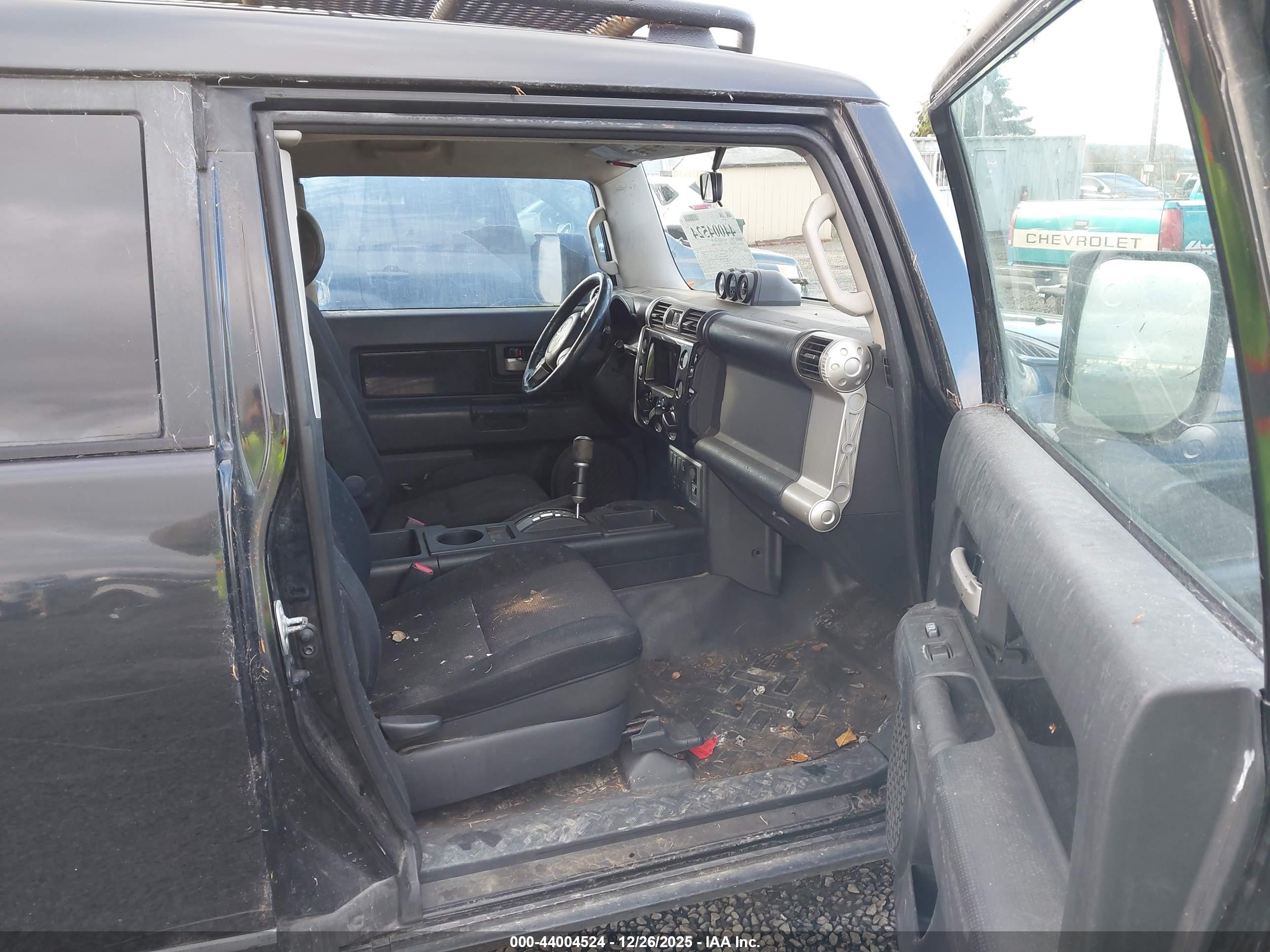 TOYOTA FJ image 5