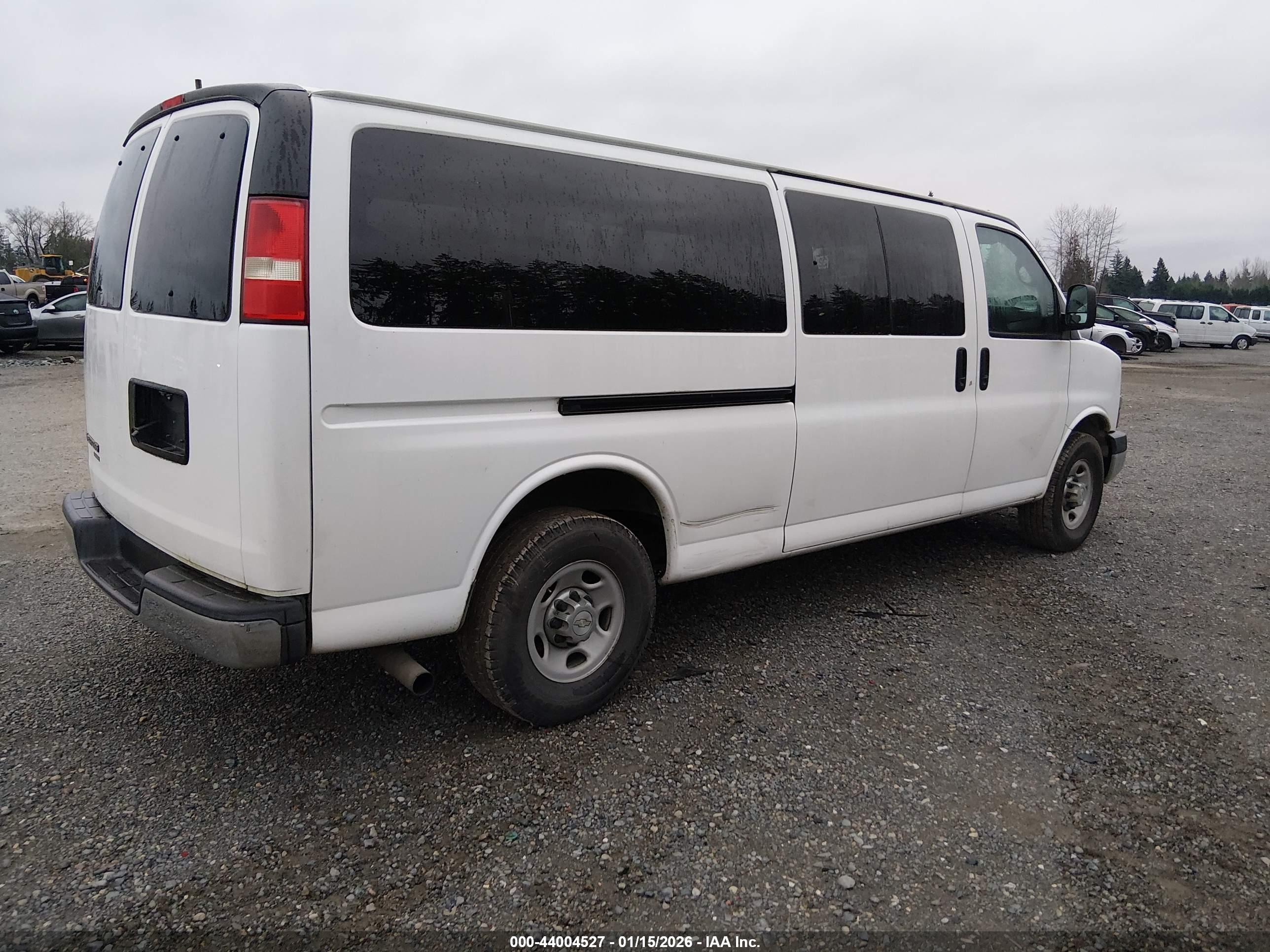 CHEVROLET EXPRESS image 4