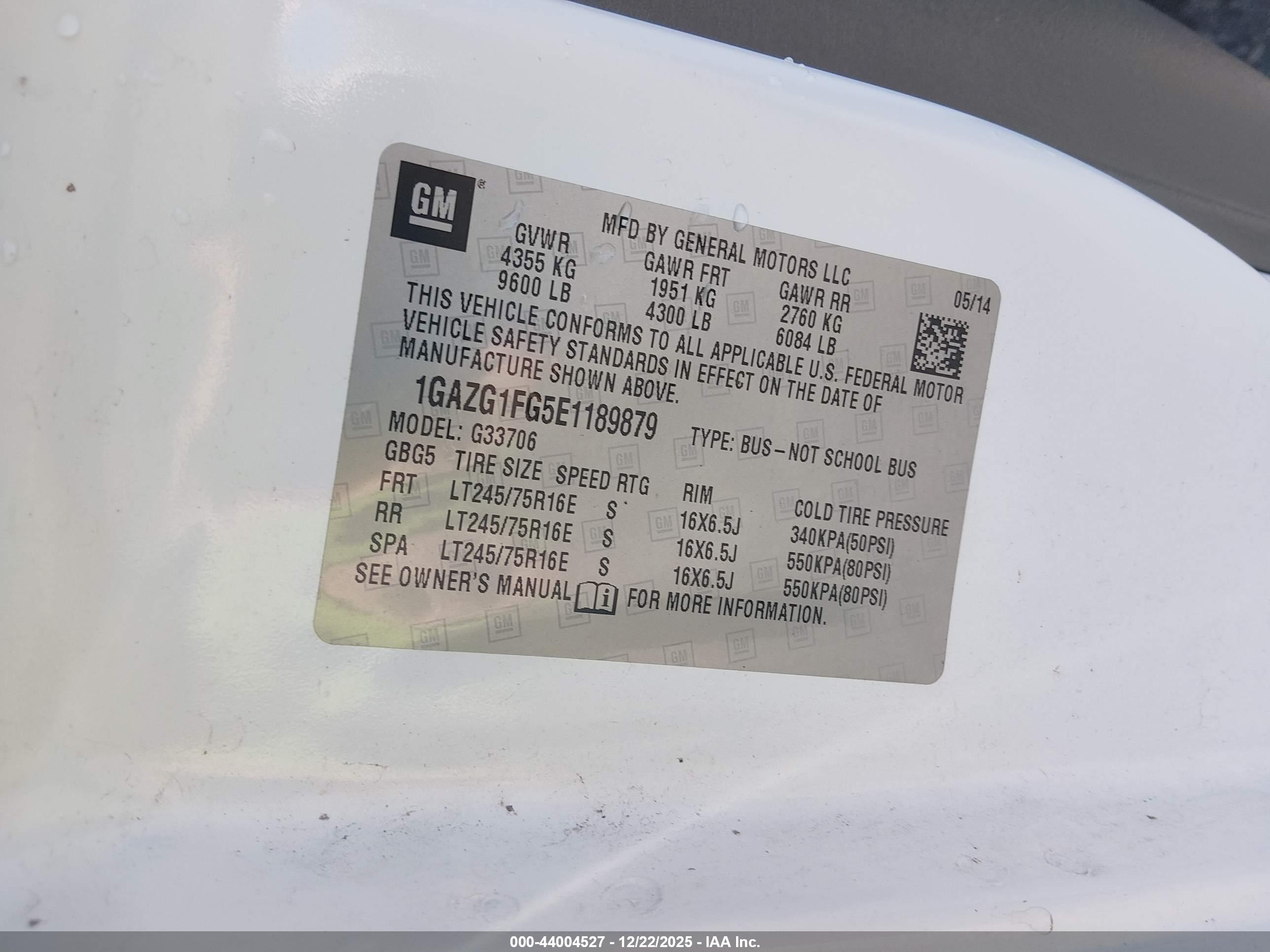 CHEVROLET EXPRESS image 9