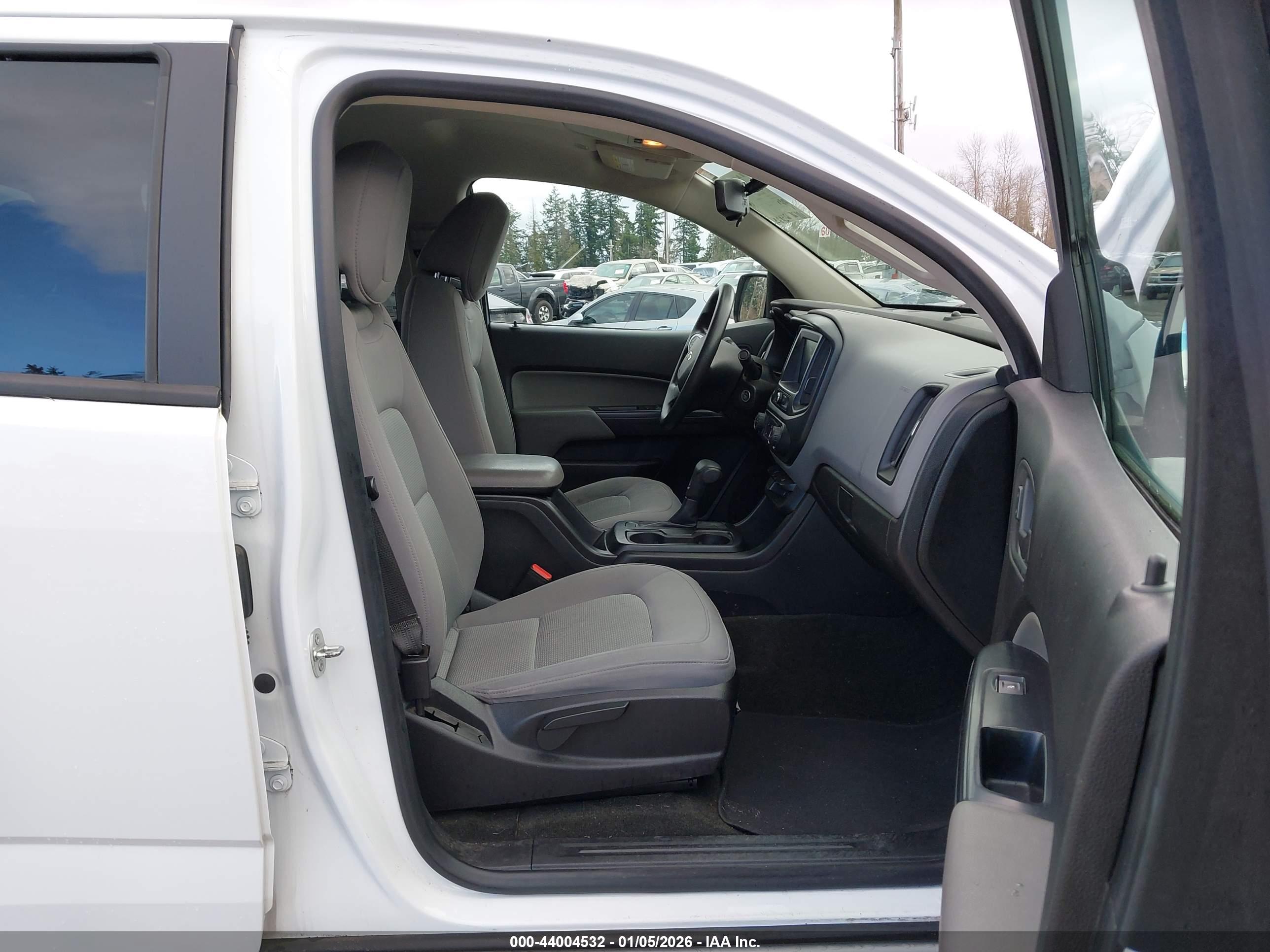 CHEVROLET COLORADO image 5