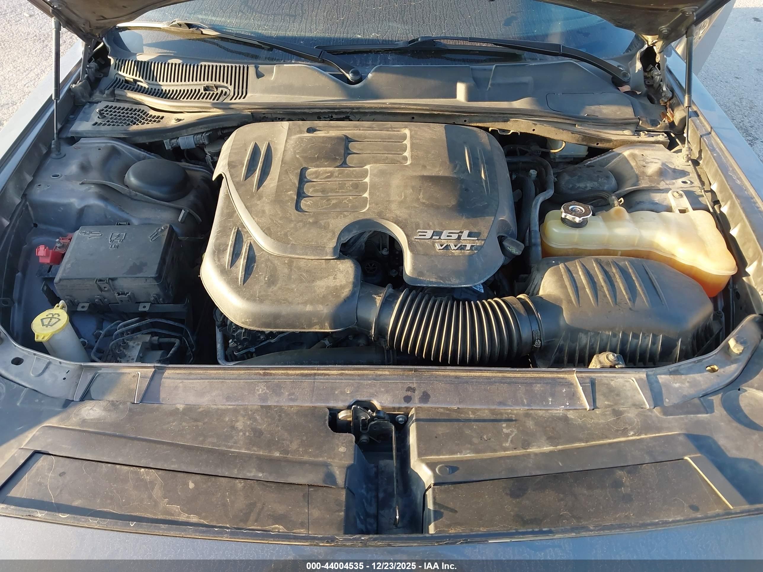 DODGE CHALLENGER image 10