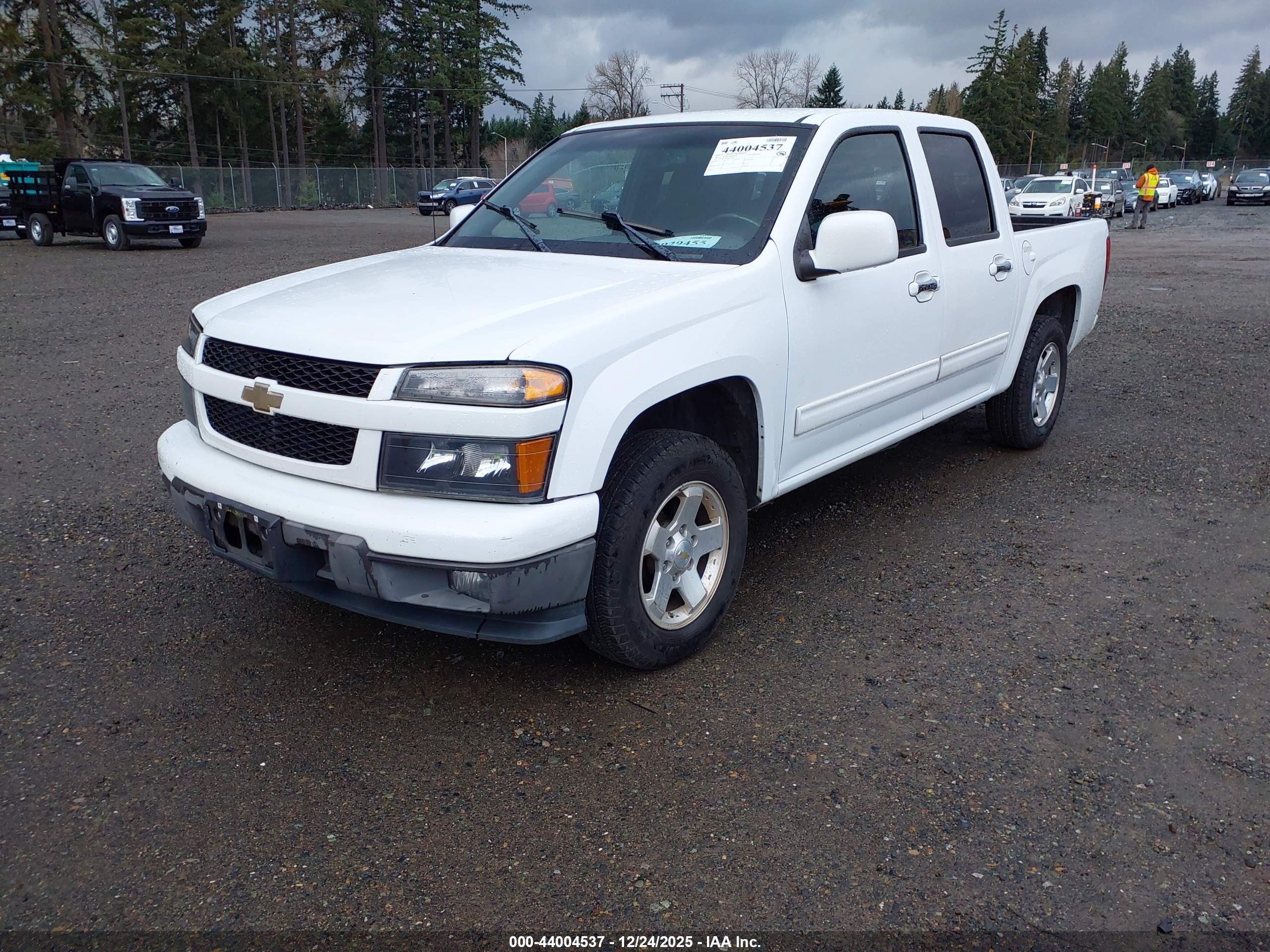 CHEVROLET COLORADO image 2