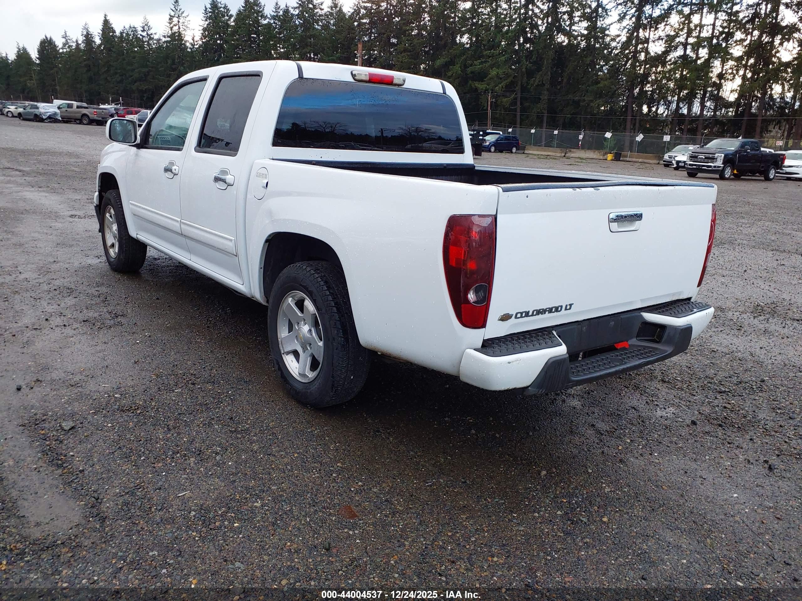 CHEVROLET COLORADO image 3