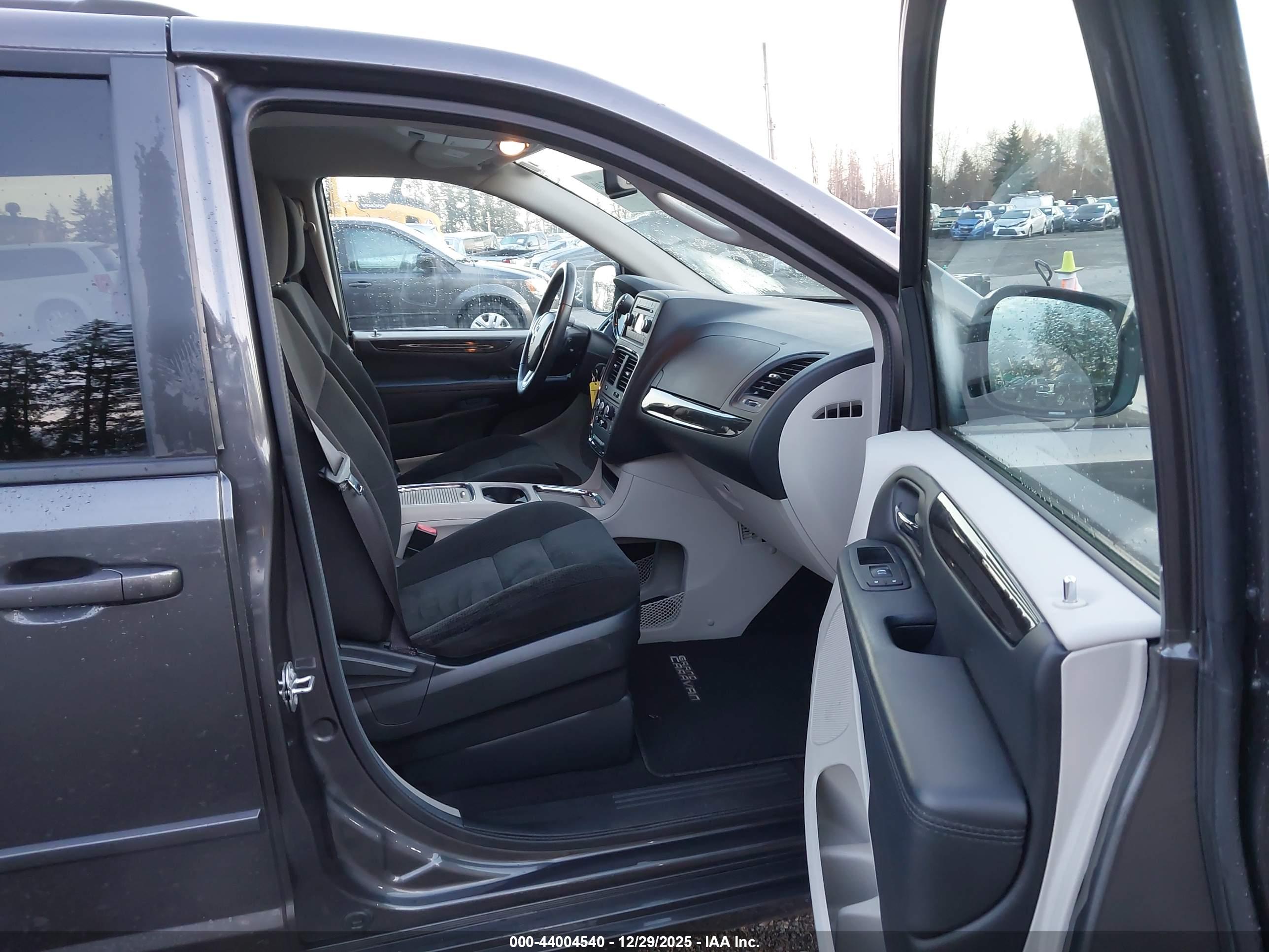DODGE GRAND image 5