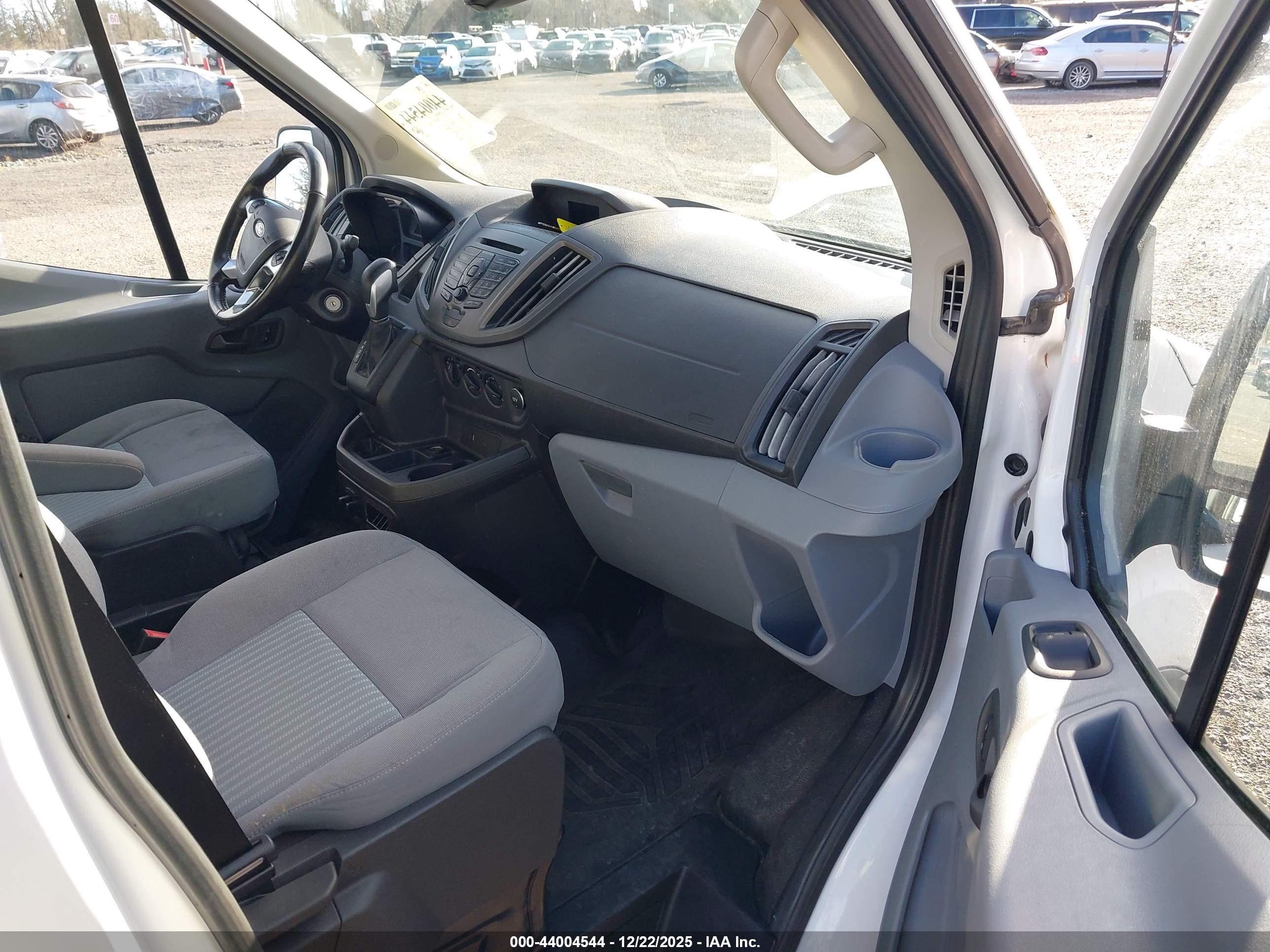 FORD TRANSIT-250 image 5