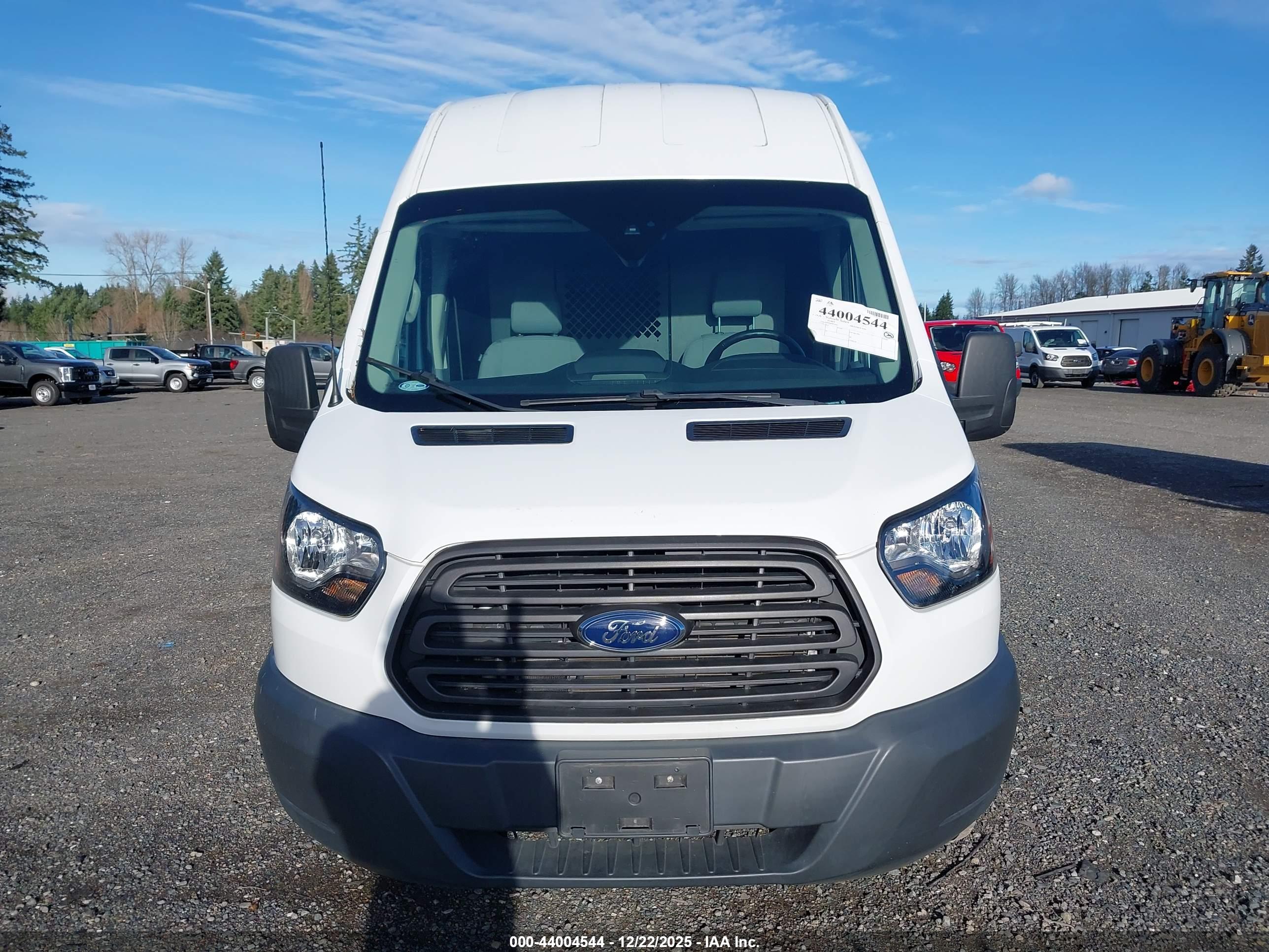 FORD TRANSIT-250 image 6