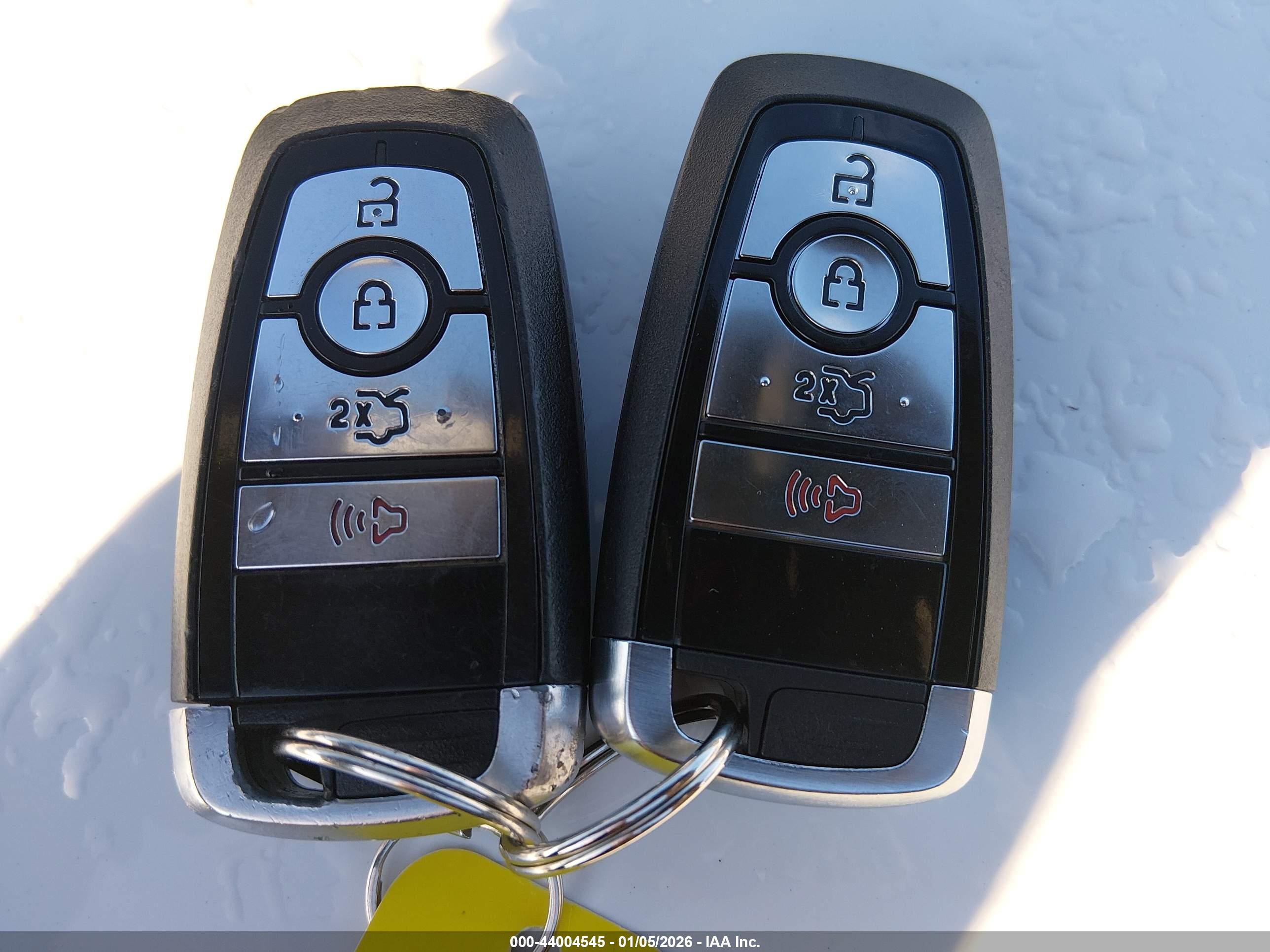 FORD FUSION image 11