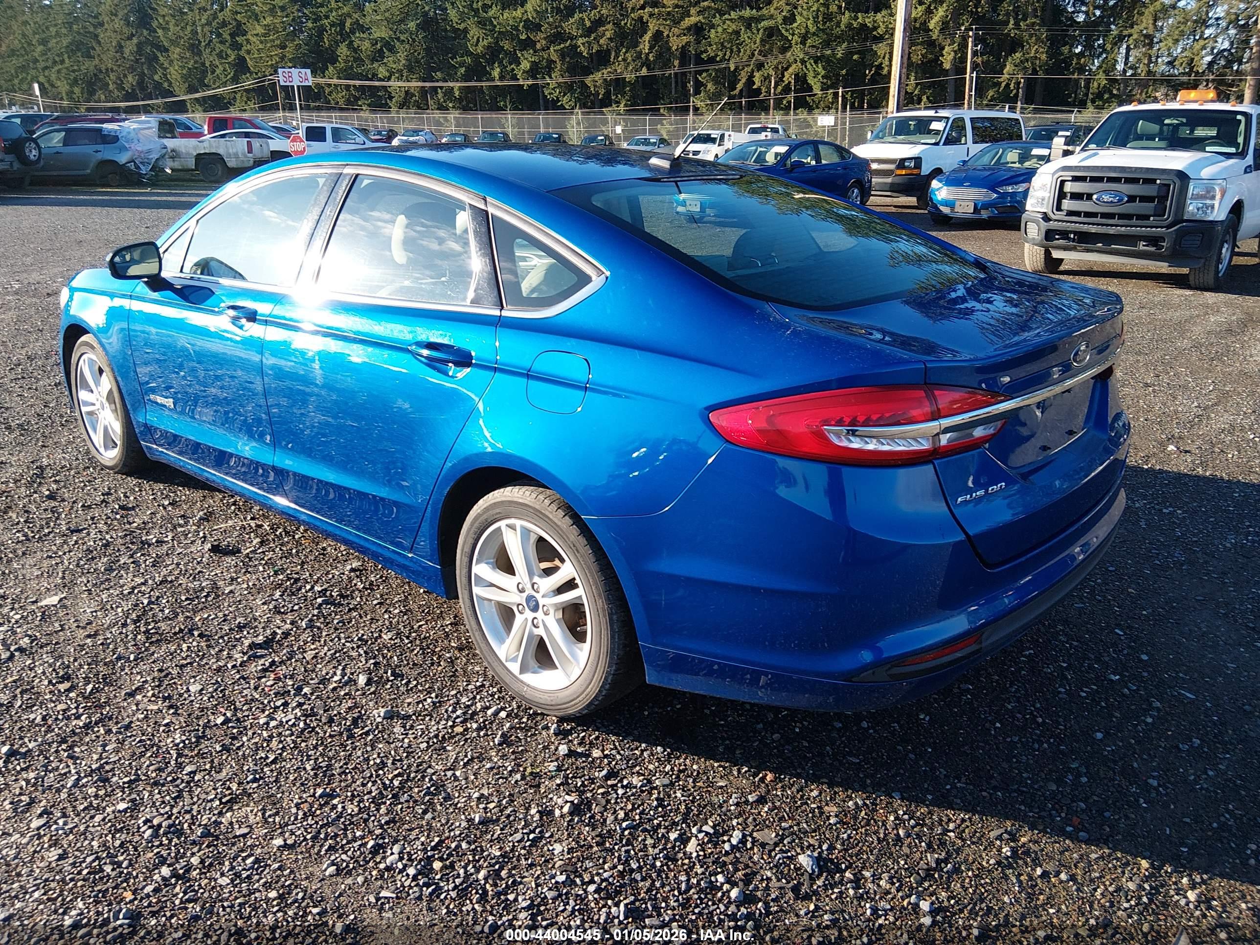 FORD FUSION image 3