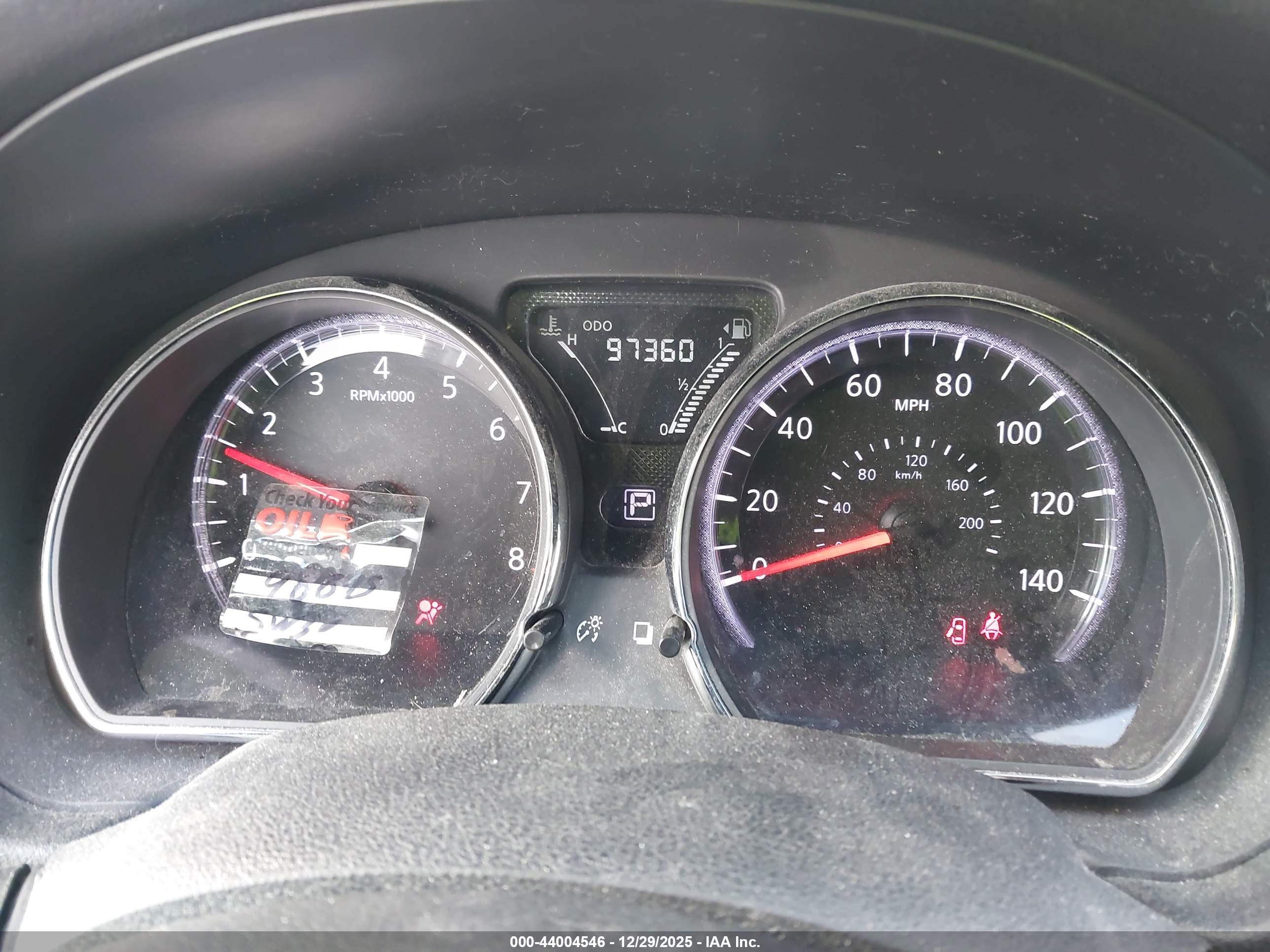 NISSAN VERSA image 7