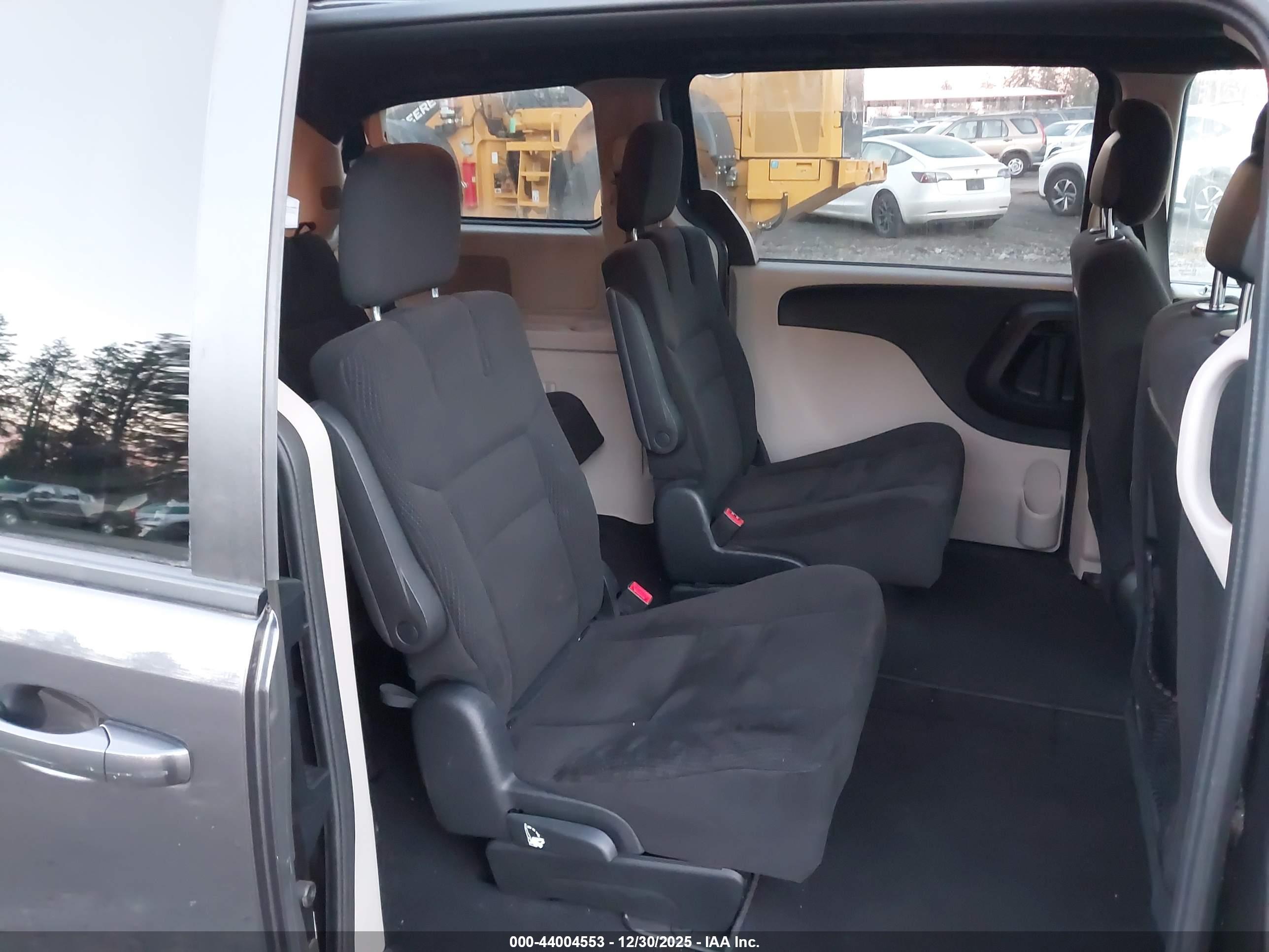 DODGE GRAND image 8