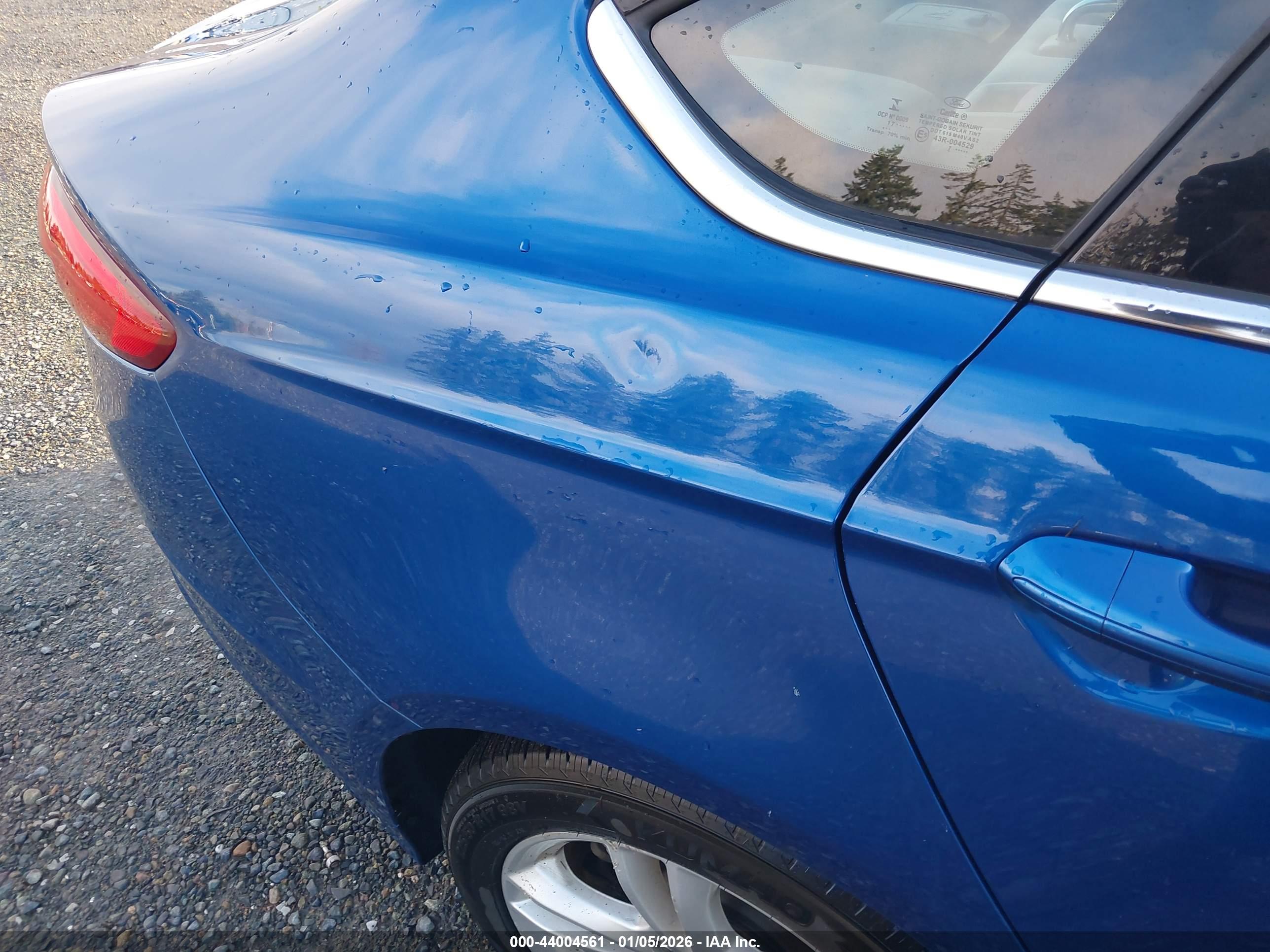 FORD FUSION image 6