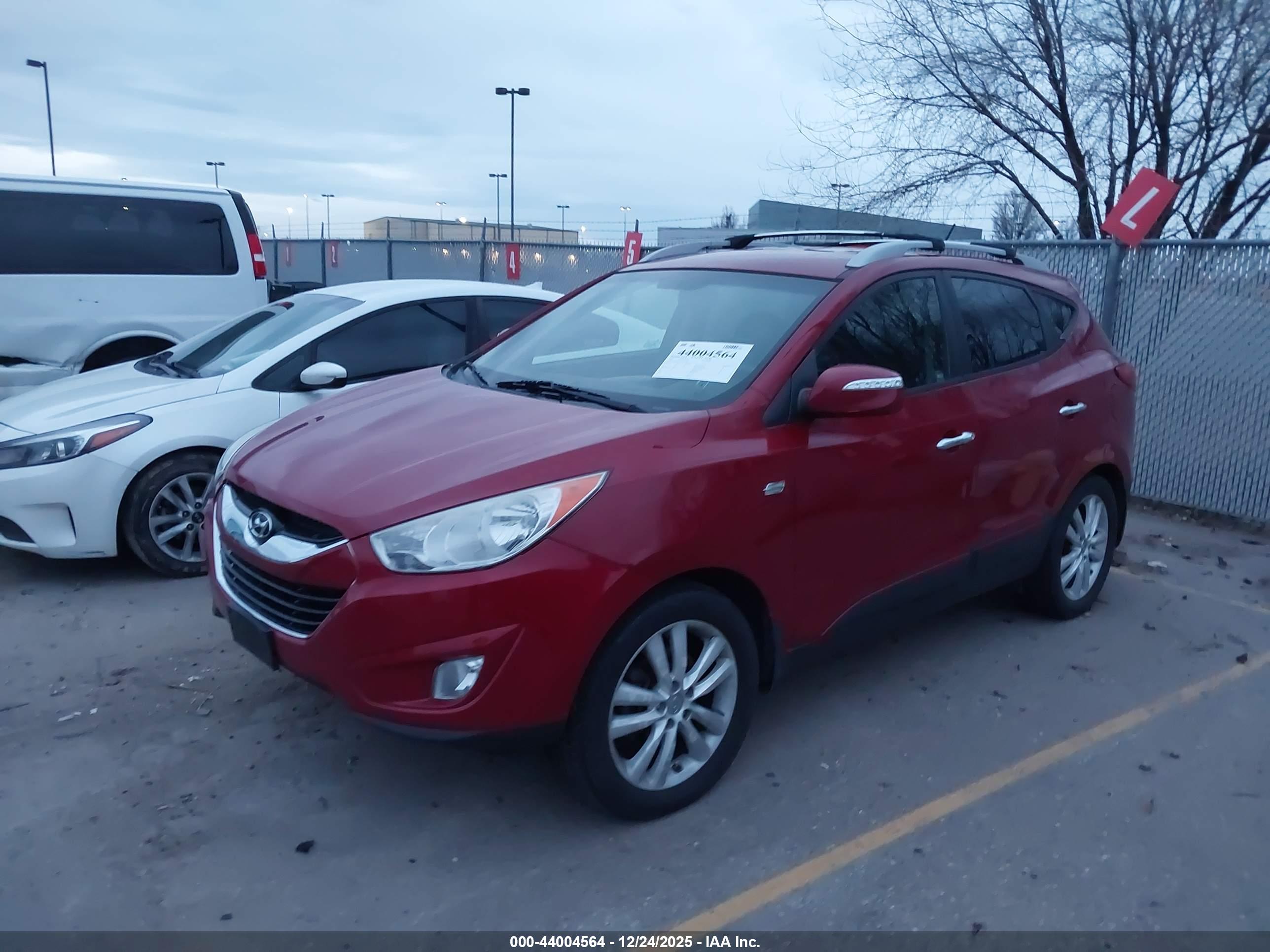 HYUNDAI TUCSON image 2