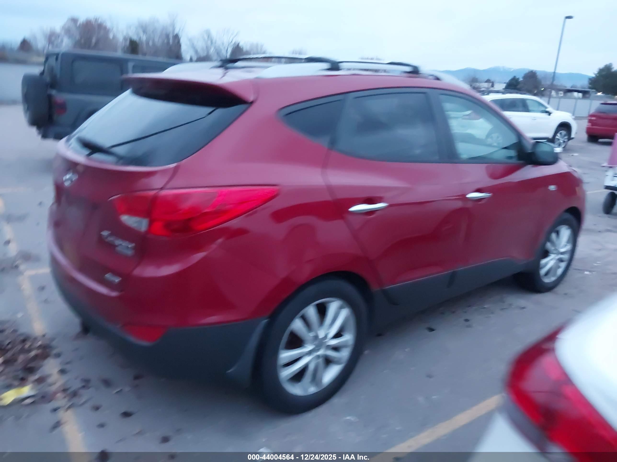 HYUNDAI TUCSON image 4