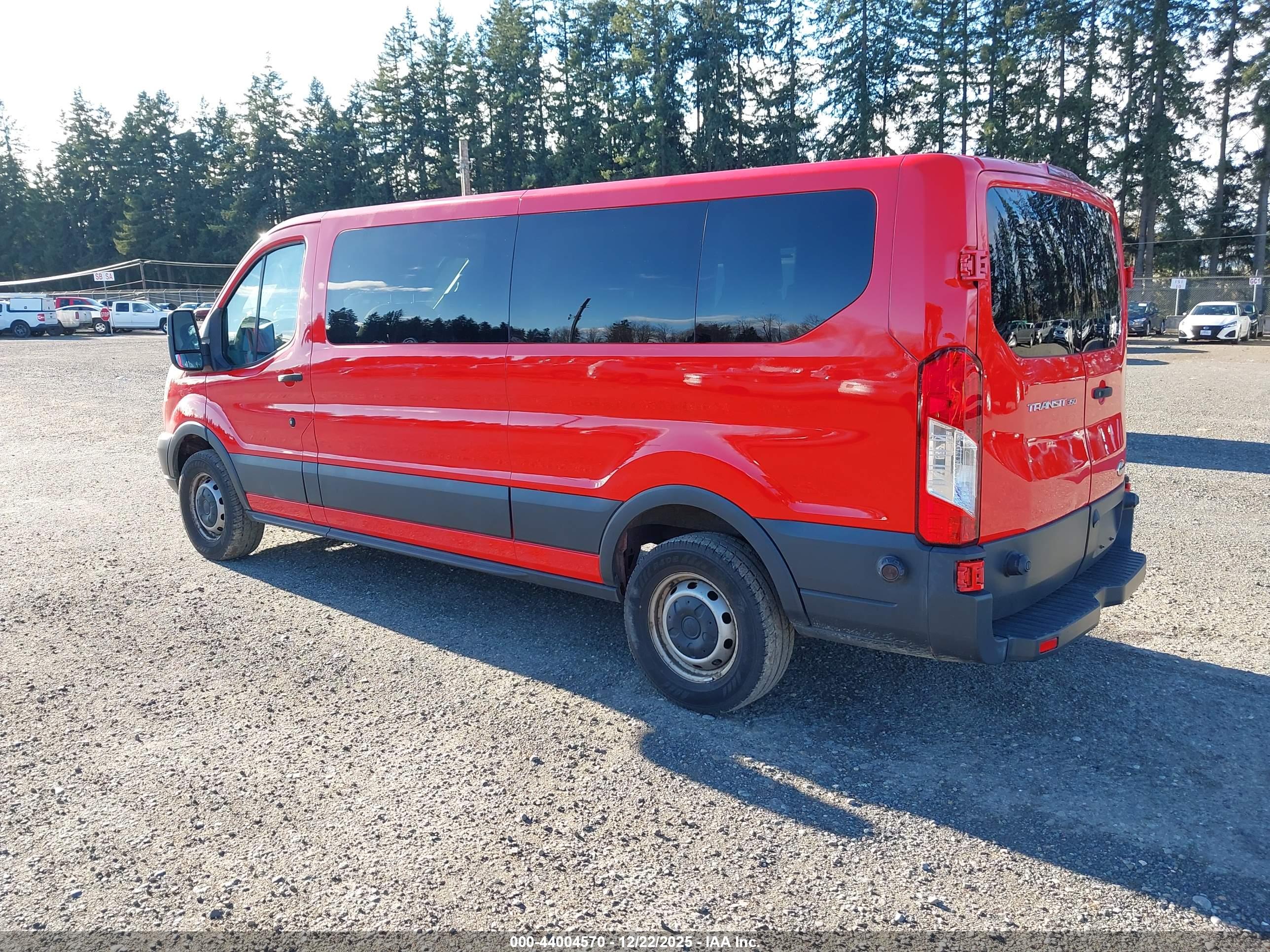 FORD TRANSIT-350 image 3