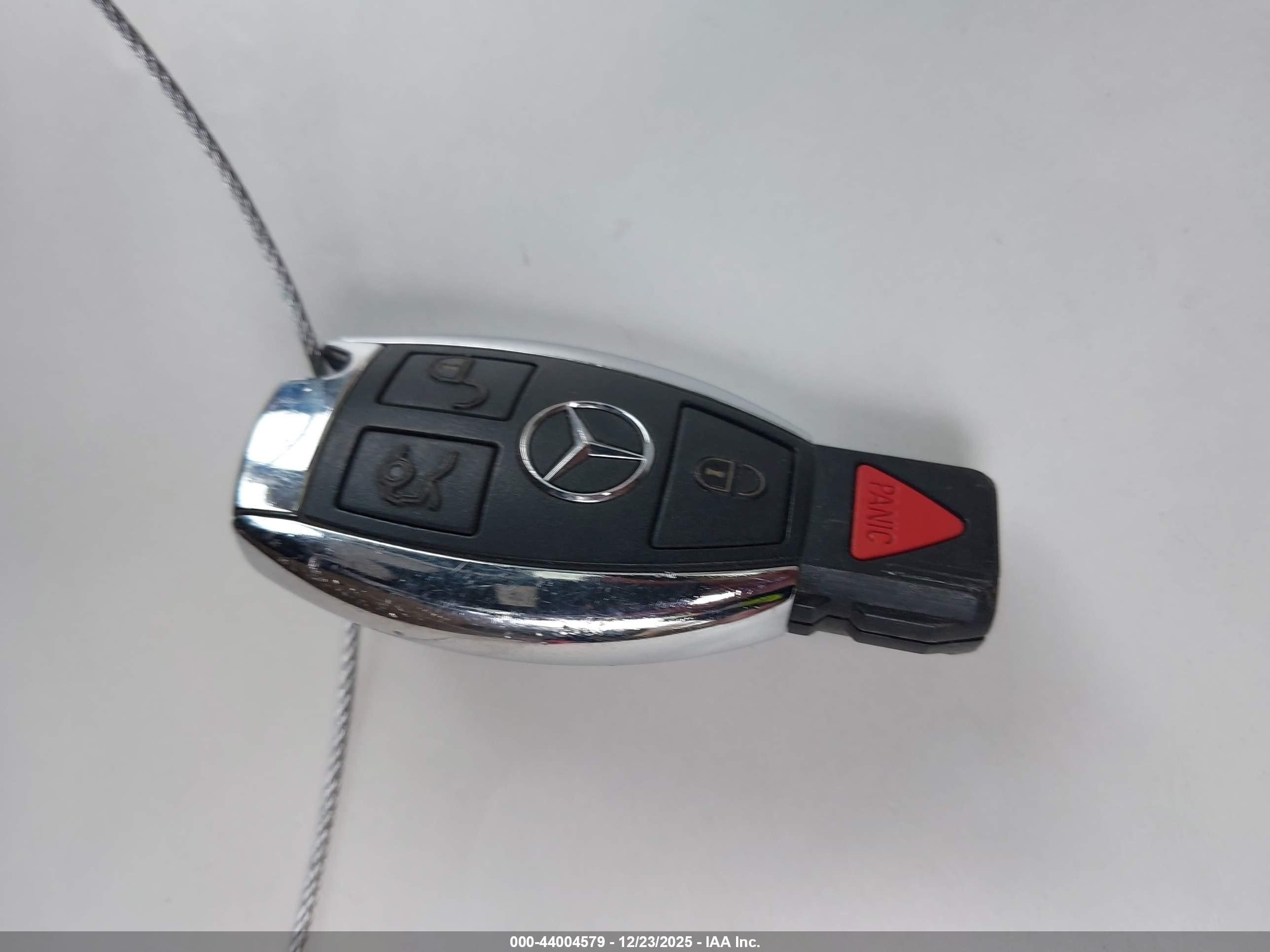 MERCEDES-BENZ GLK image 11
