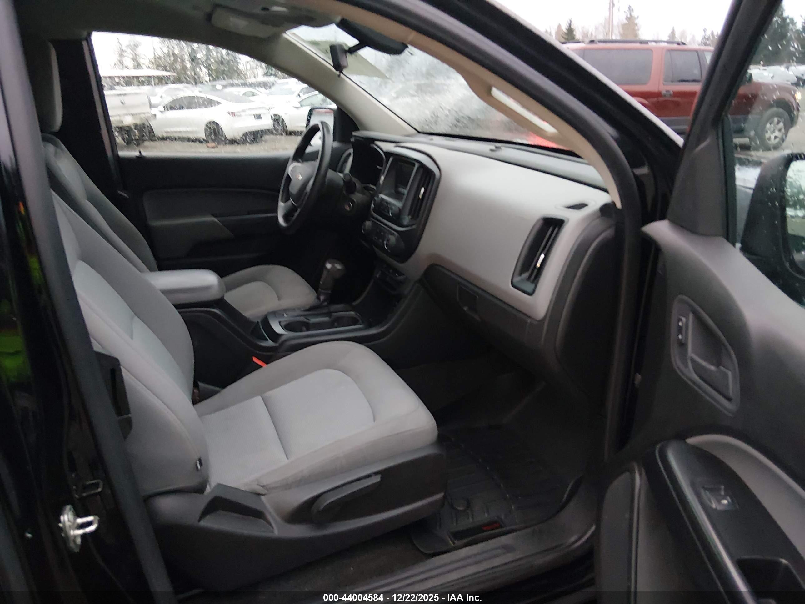 CHEVROLET COLORADO image 5