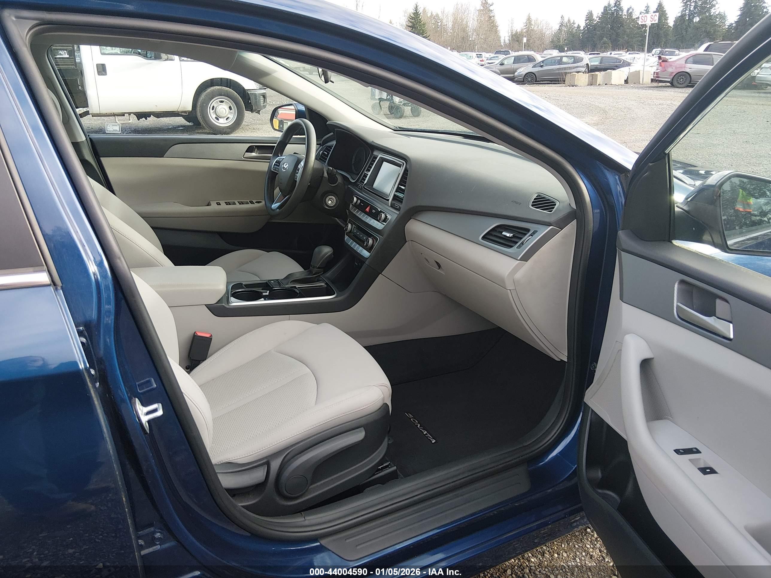 HYUNDAI SONATA image 5