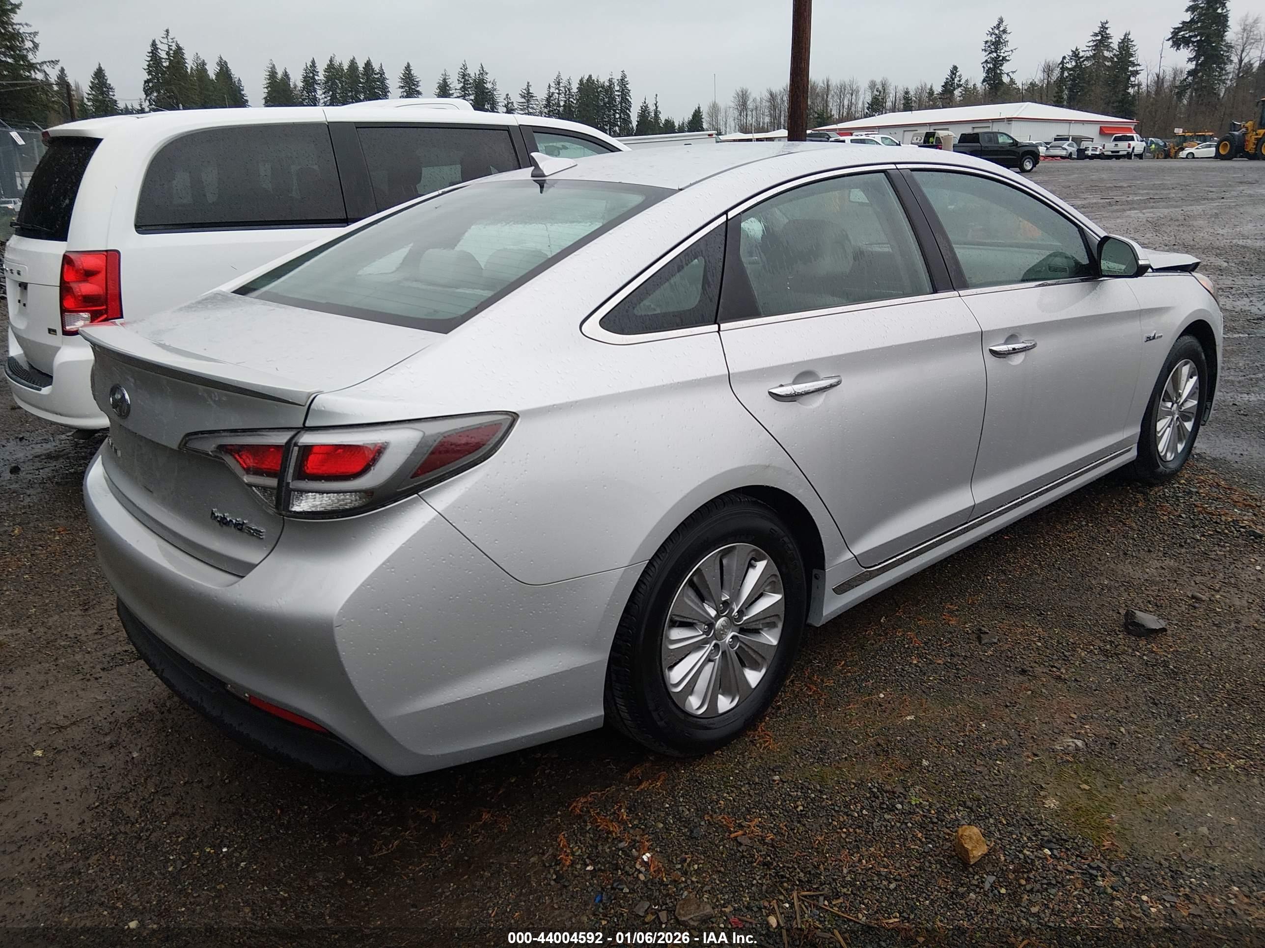 HYUNDAI SONATA image 4