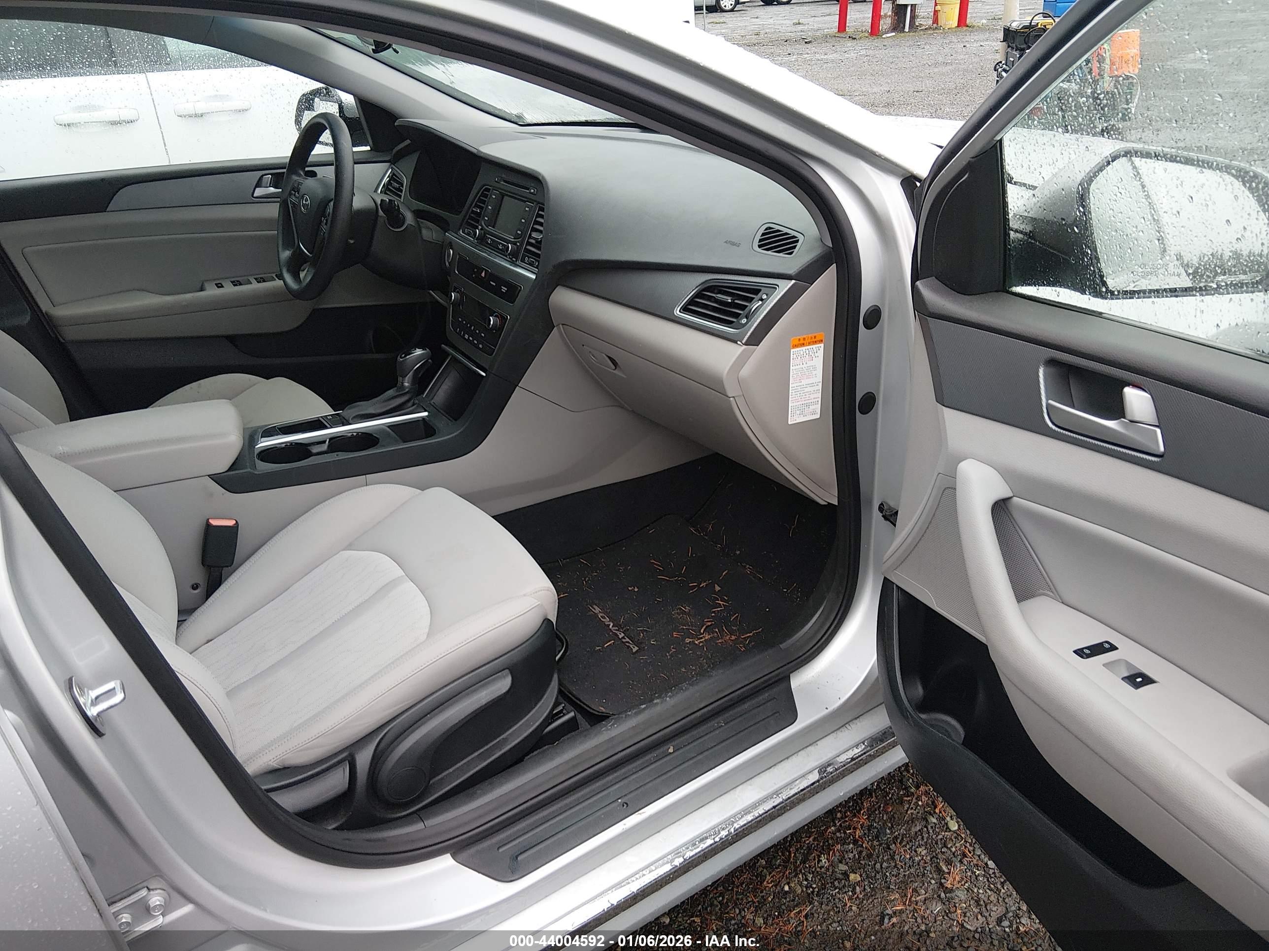 HYUNDAI SONATA image 5