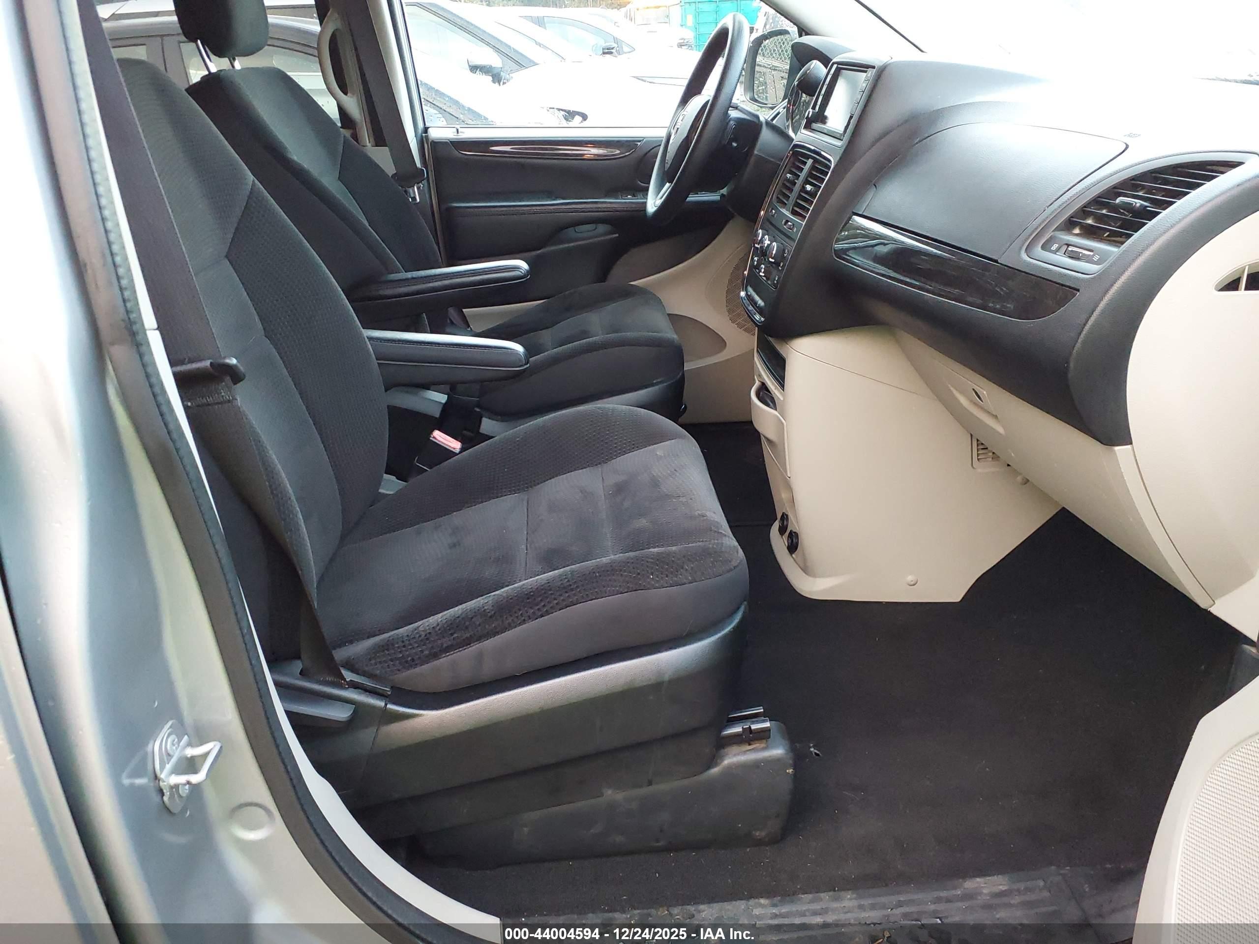 DODGE GRAND image 5