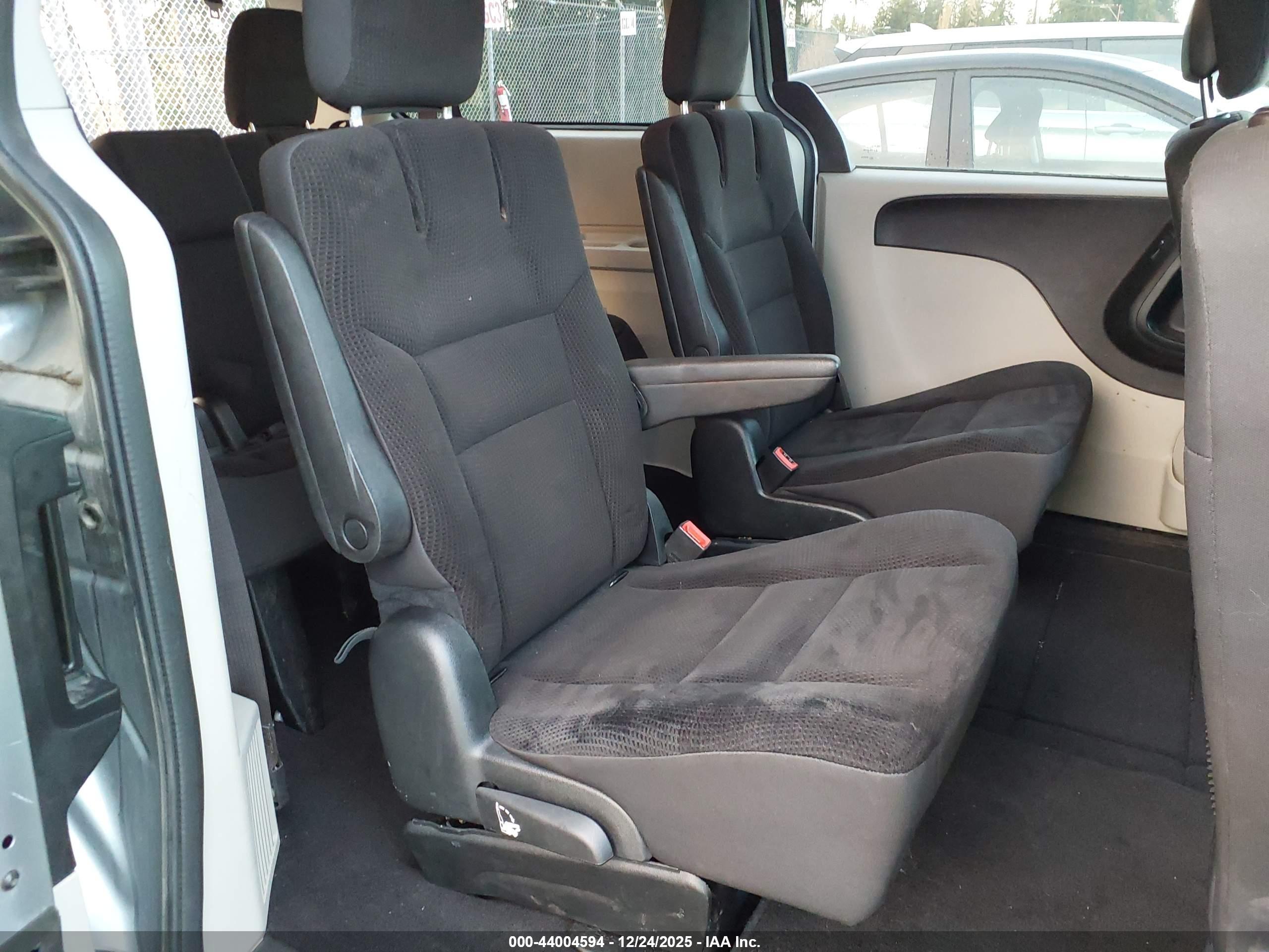 DODGE GRAND image 8