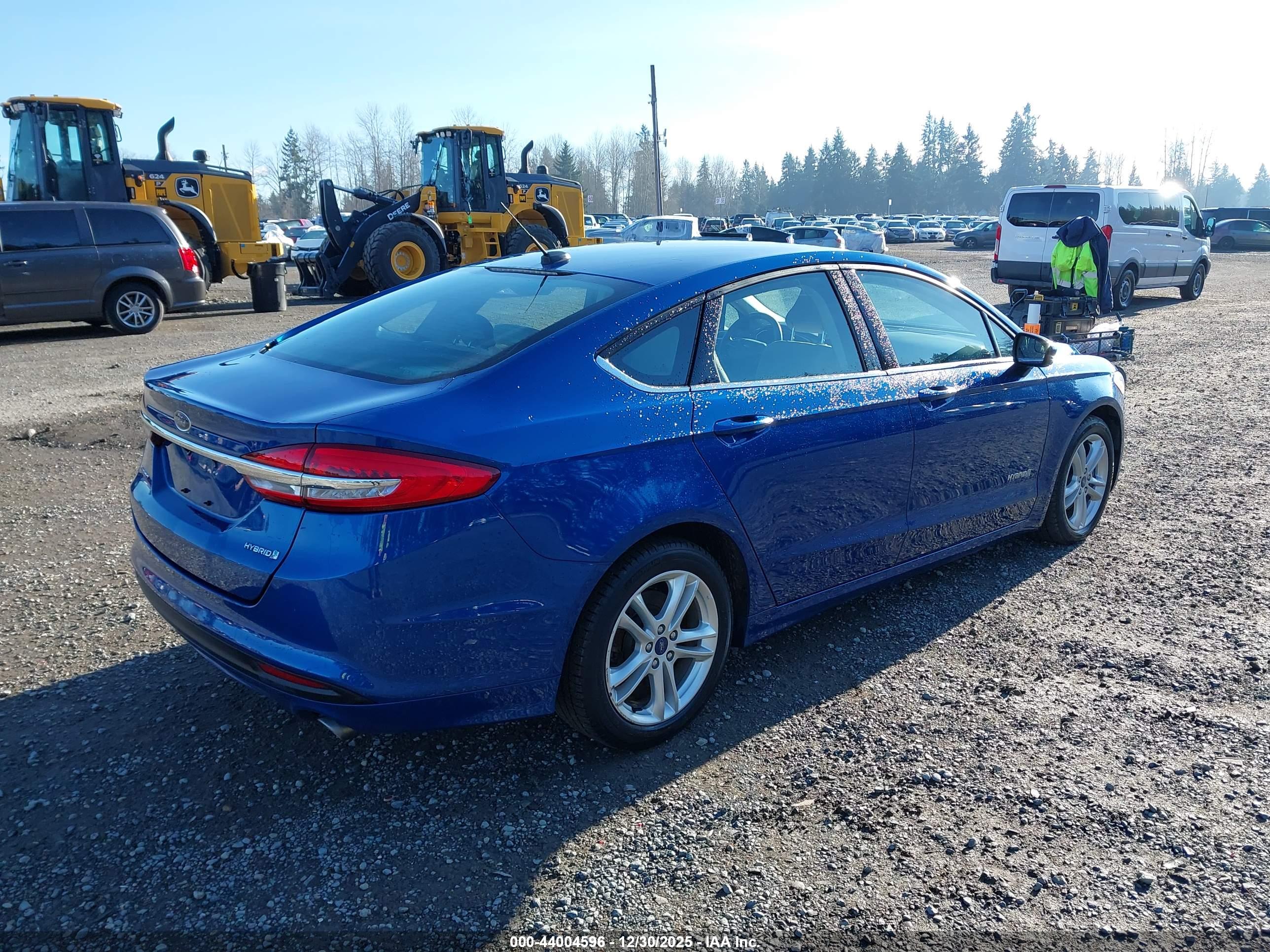 FORD FUSION image 4