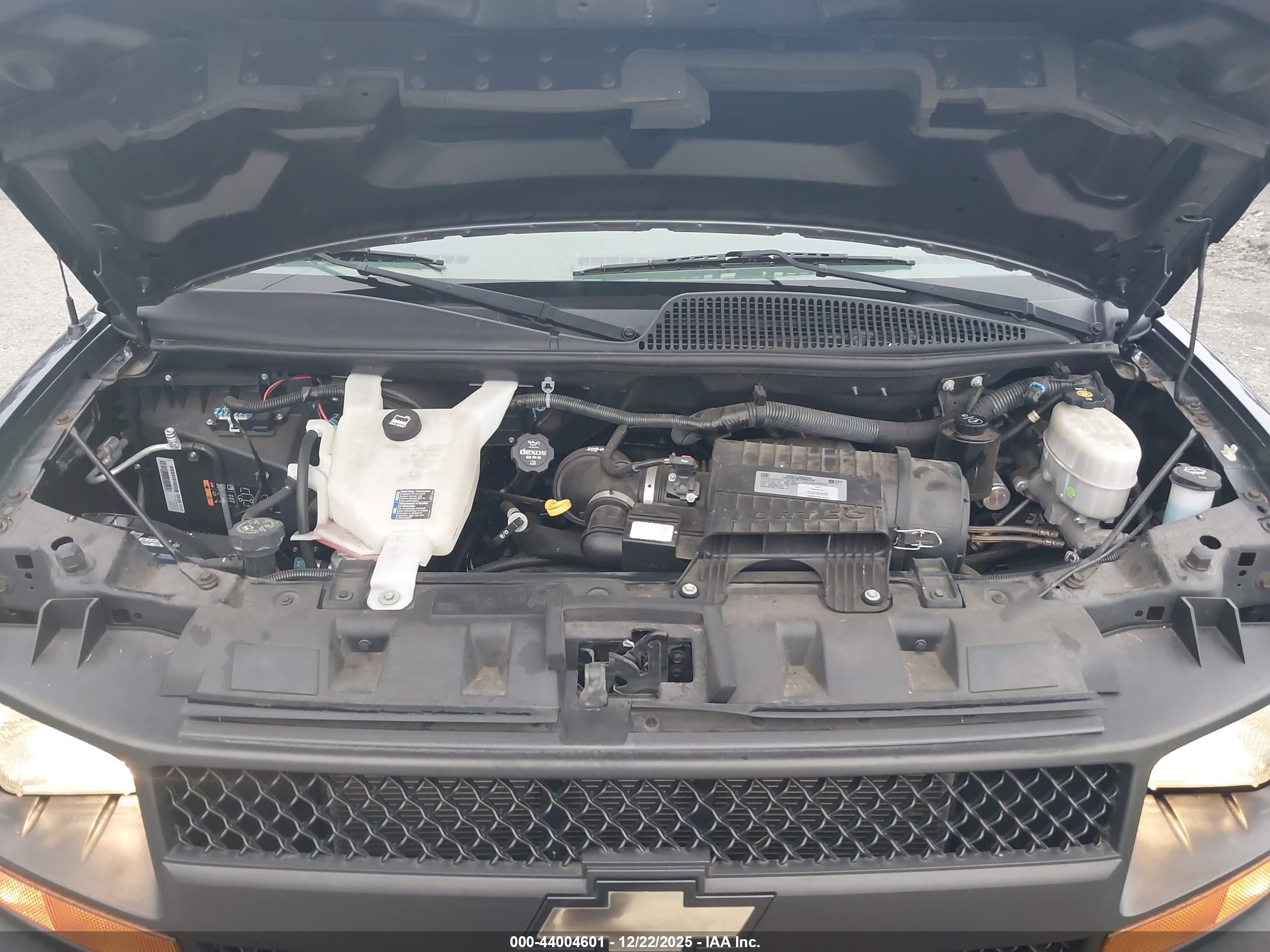CHEVROLET EXPRESS image 10