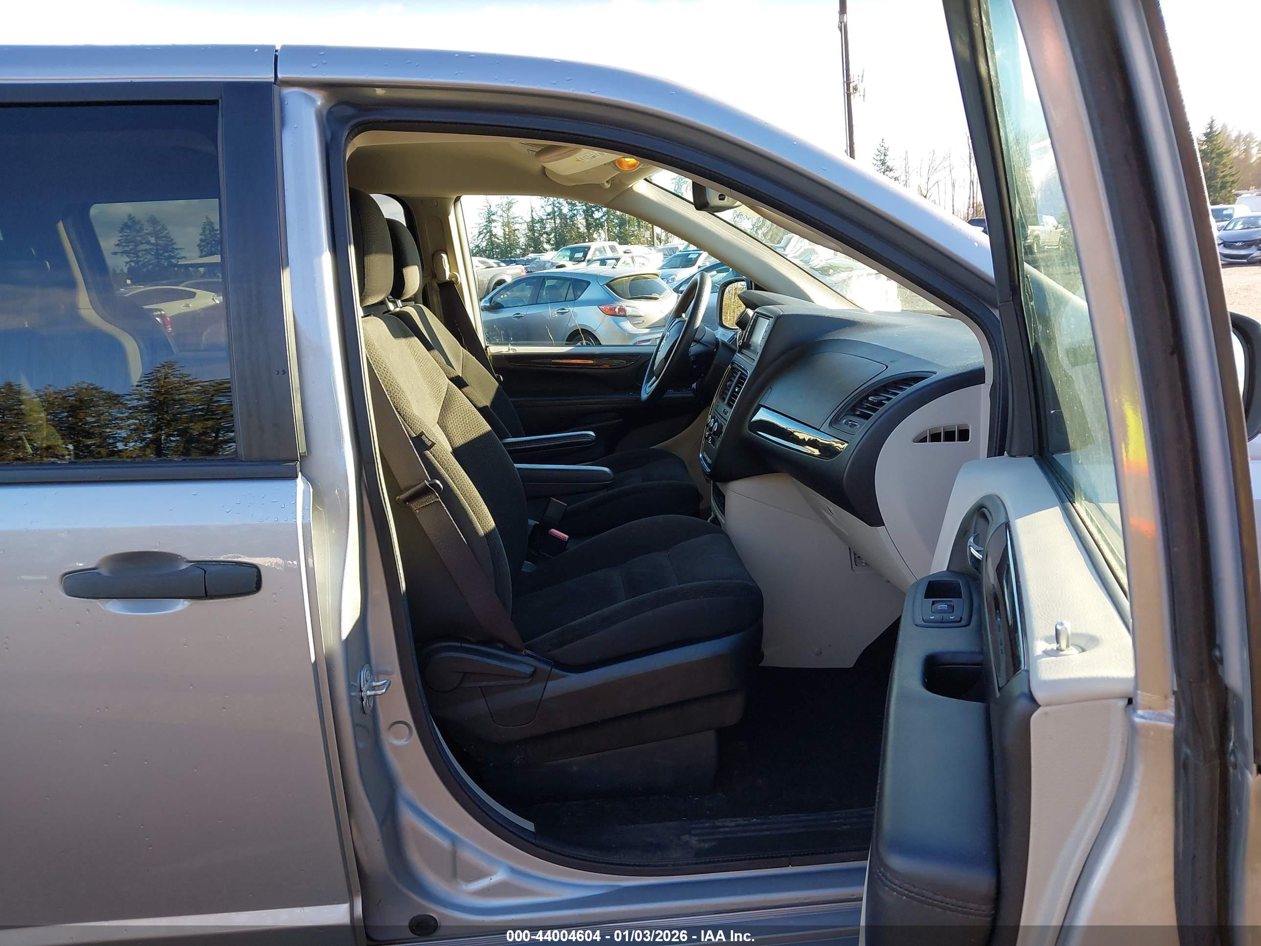 DODGE GRAND image 5