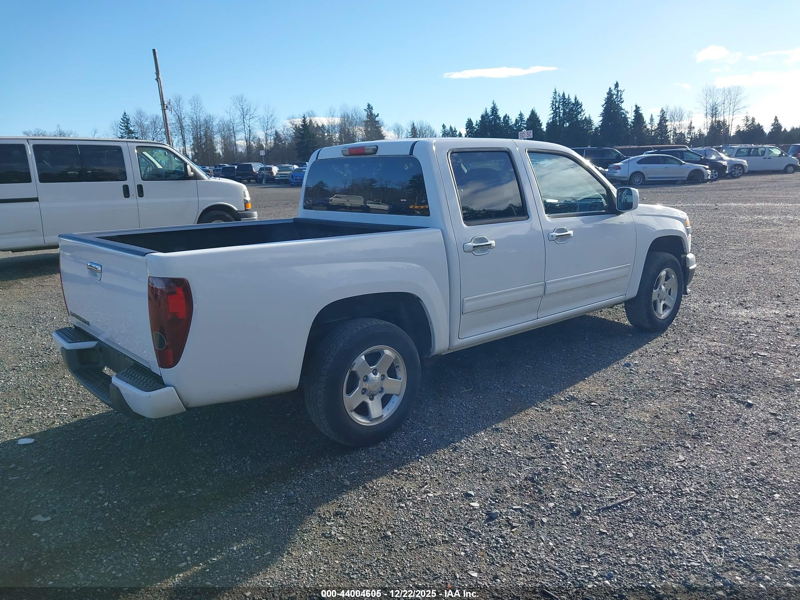 CHEVROLET COLORADO image 4